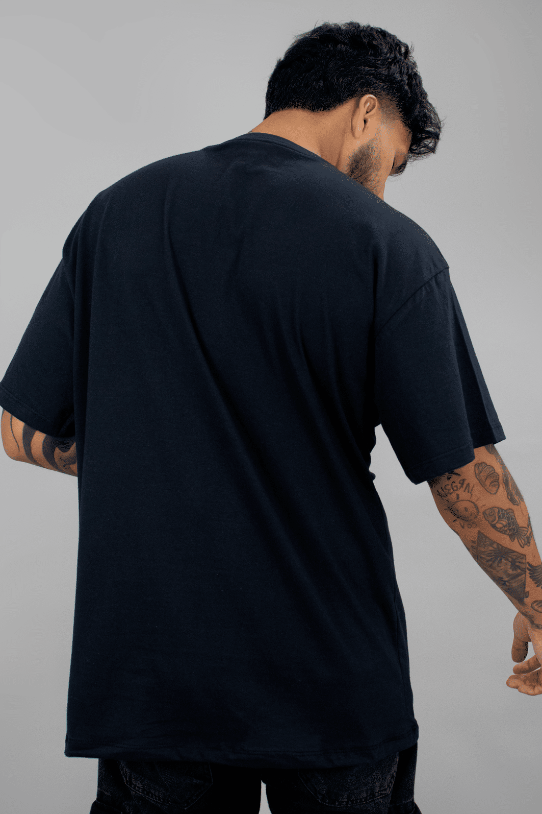 T-shirt Oversized Masculina Preta Luxo Urbano
