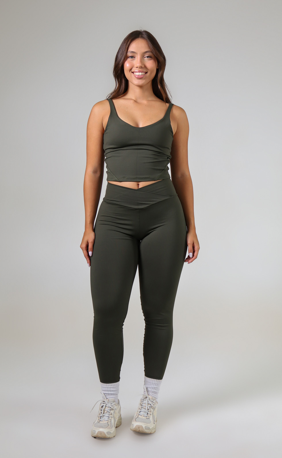 Conjunto Move Verde Militar - Legging Move + Top Regata Move Conjunto Move Verde Militar - Legging Move + Top Regata Move