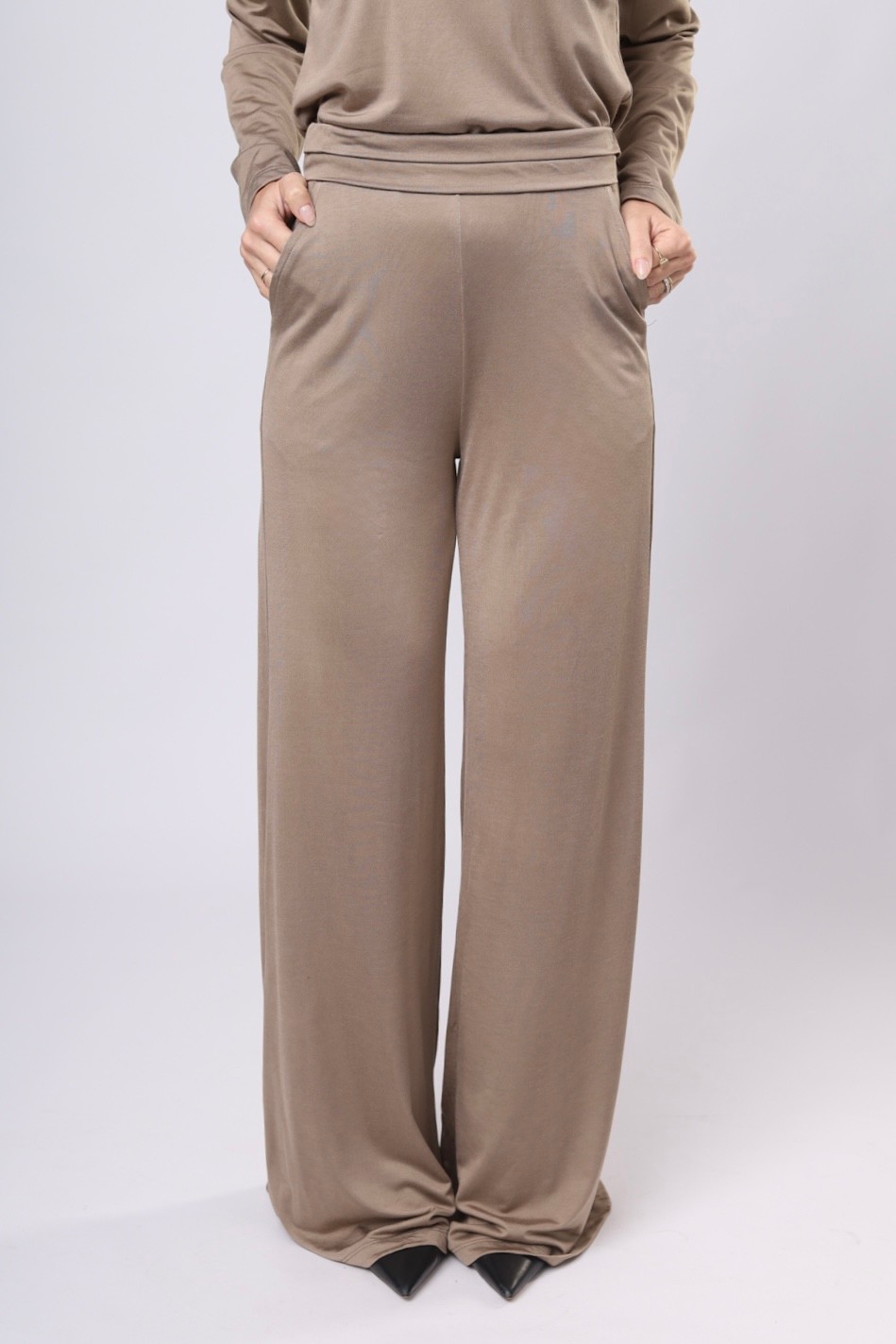 CONJUNTO GOLA CASA VELATO - DUSTY OLIVE - Calça + Blusa Gola CONJUNTO GOLA CASA VELATO - DUSTY OLIVE - Calça + Blusa Gola