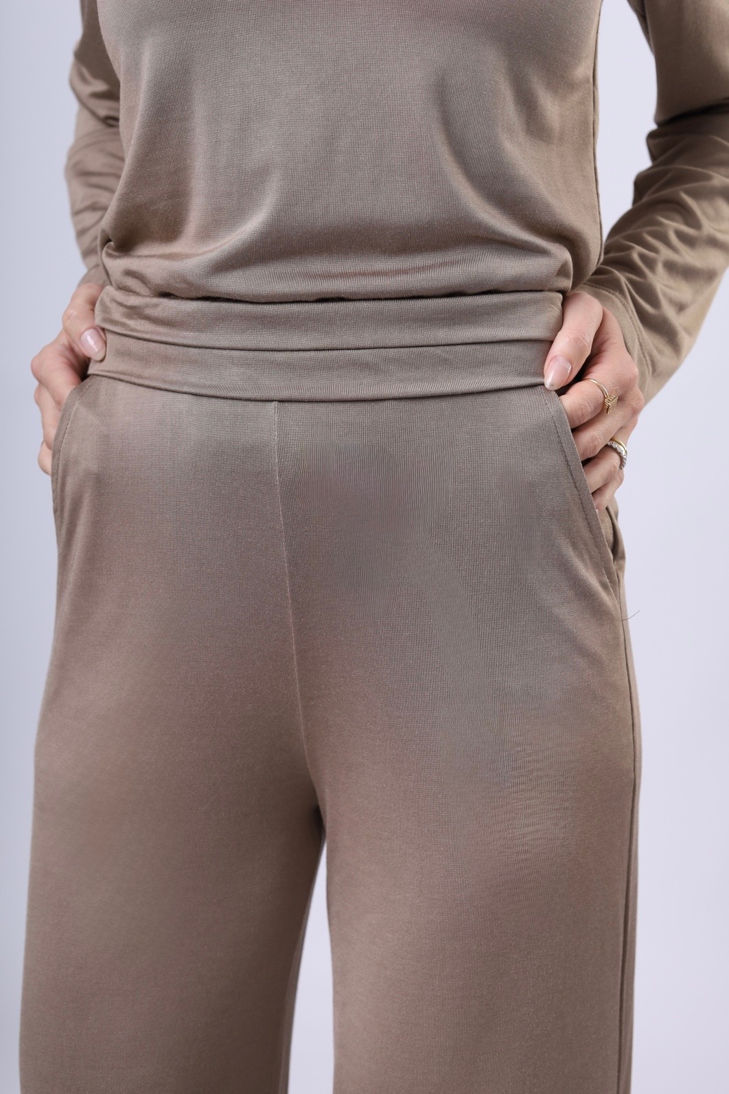 CONJUNTO GOLA CASA VELATO - DUSTY OLIVE - Calça + Blusa Gola CONJUNTO GOLA CASA VELATO - DUSTY OLIVE - Calça + Blusa Gola
