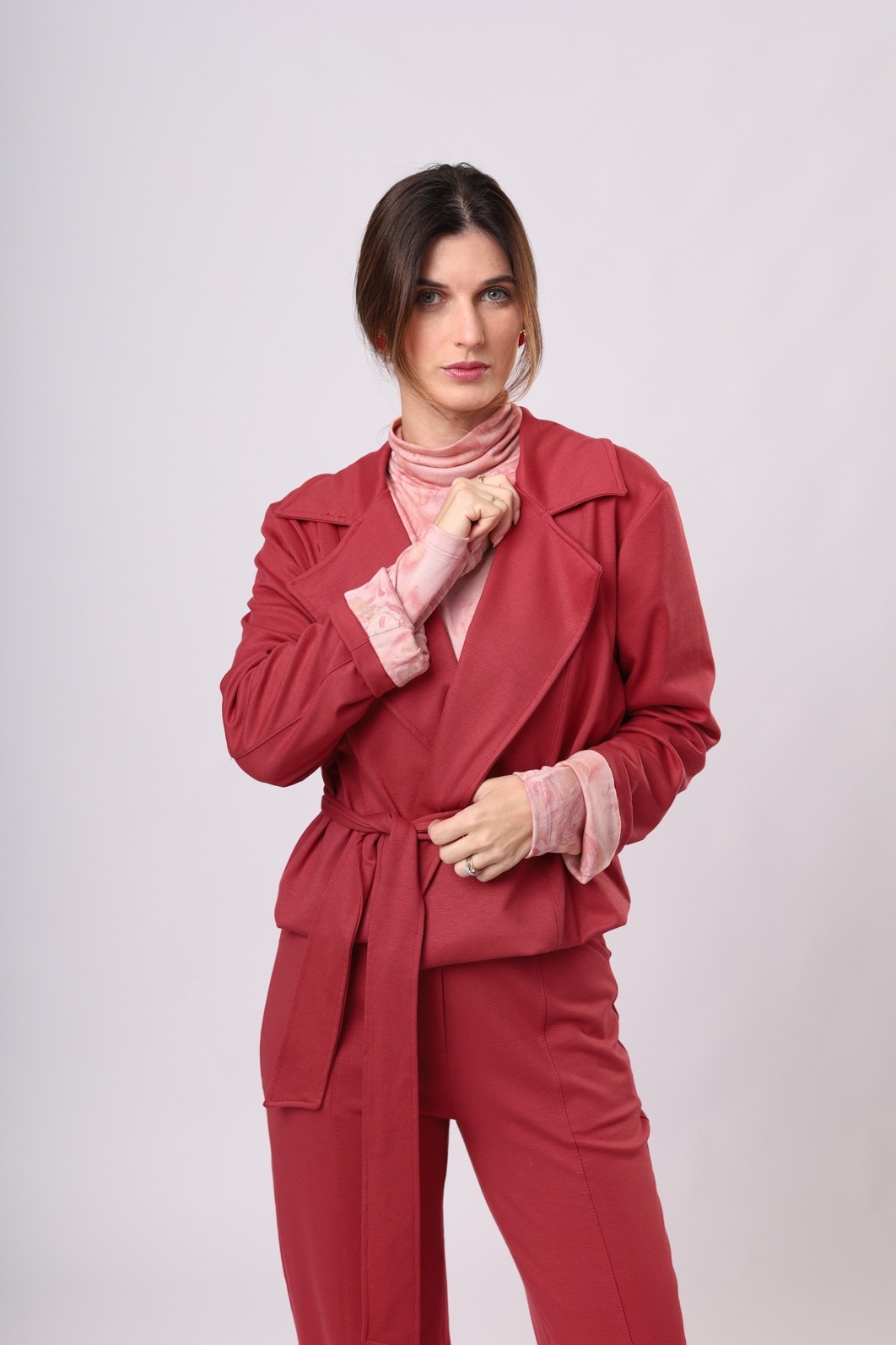 JAQUETA ENTRELINEAS - Vermelho Beso & Interno Florale JAQUETA ENTRELINEAS - Vermelho Beso & Interno Florale