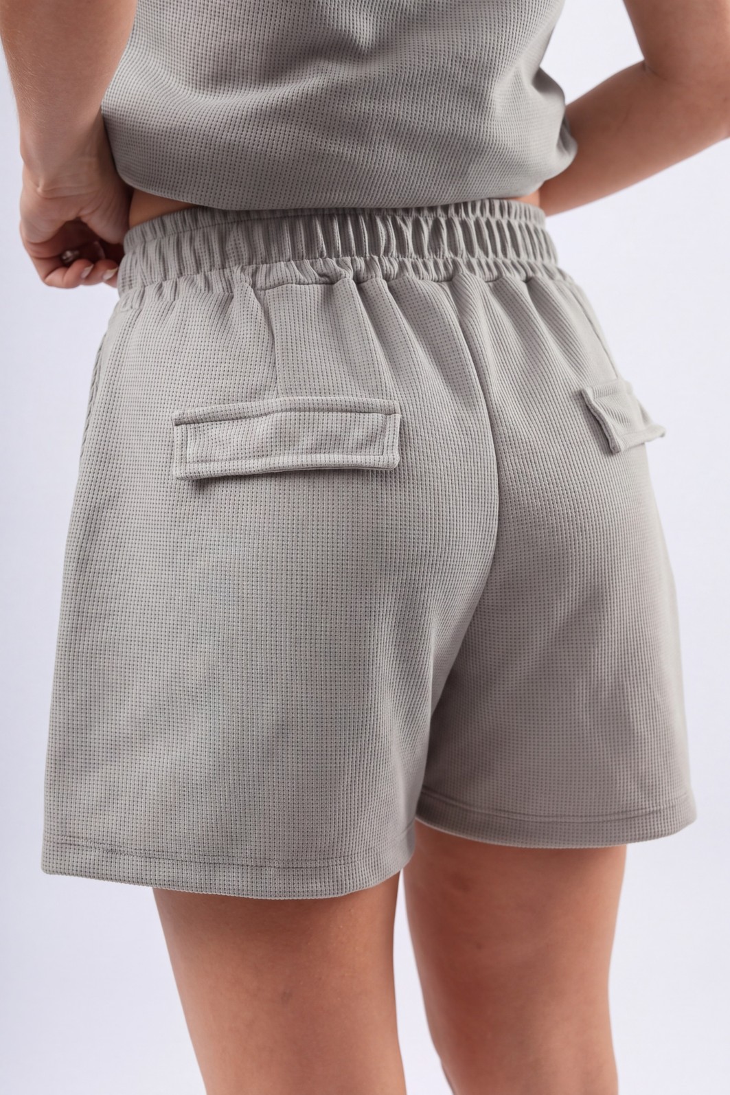 CONJUNTO CAPRI - BRUMA (cinza claro com leve fundo de menta) CONJUNTO CAPRI - BRUMA (cinza claro com leve fundo de menta)