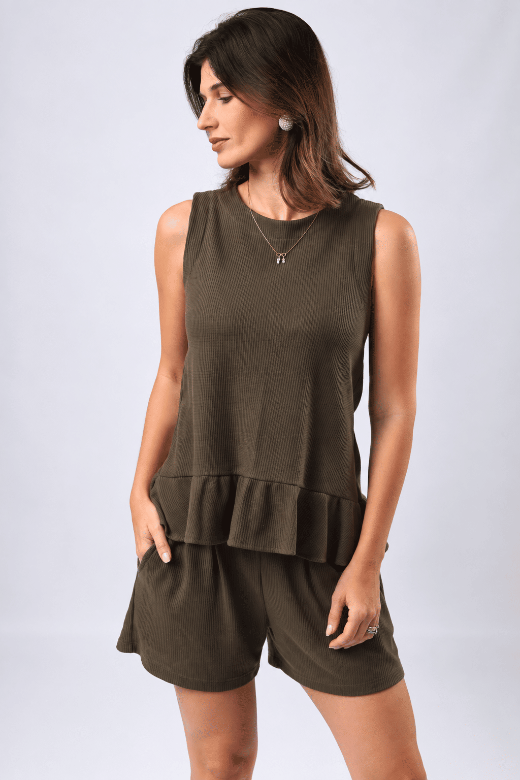 CONJUNTO REGATA COM BABADO E SHORTS SIROCCO - OLIVA NOIR