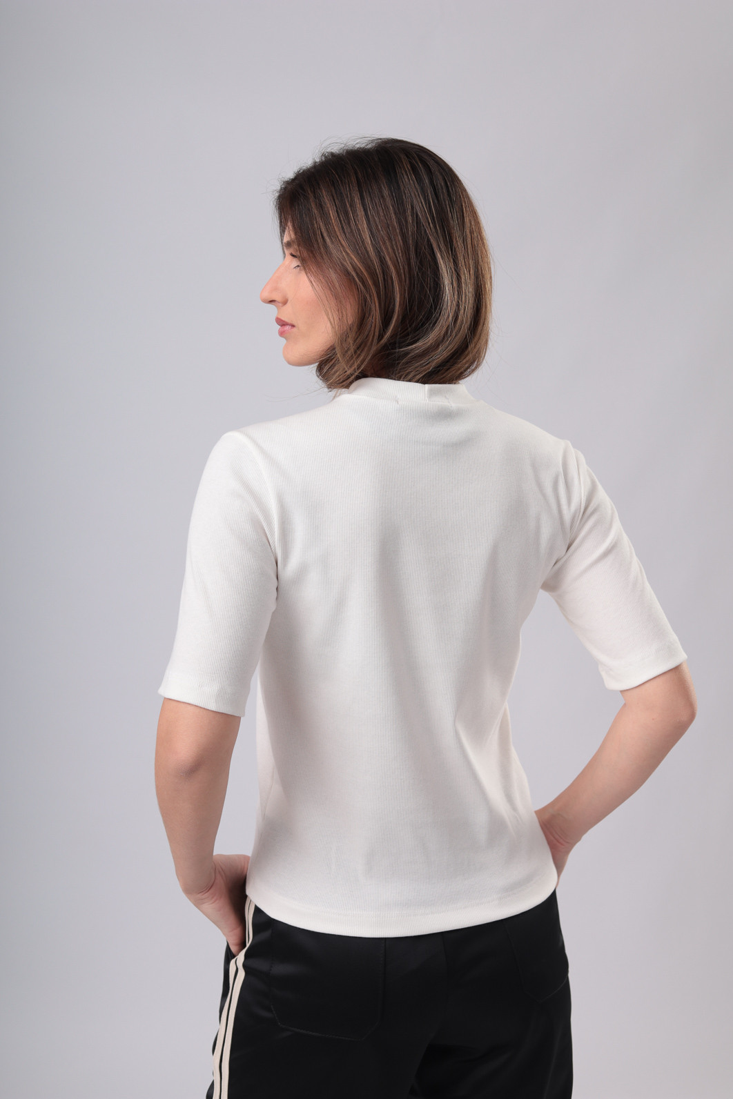 BLUSA MANGA CURTA CANELADA SARAH - Off White BLUSA MANGA CURTA CANELADA SARAH - Off White