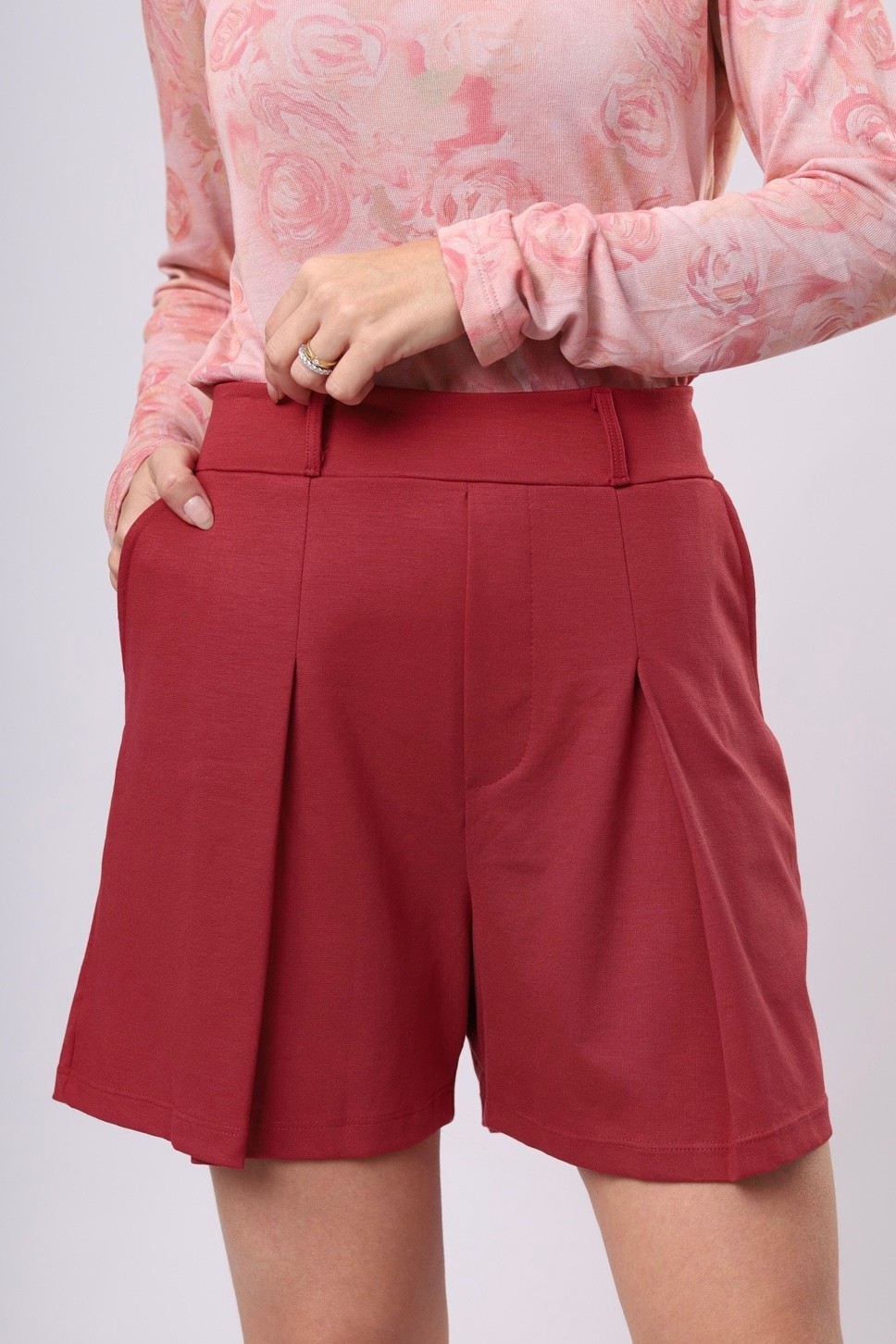 SHORTS ENTRELINEAS VERMELHO BESO SHORTS ENTRELINEAS VERMELHO BESO