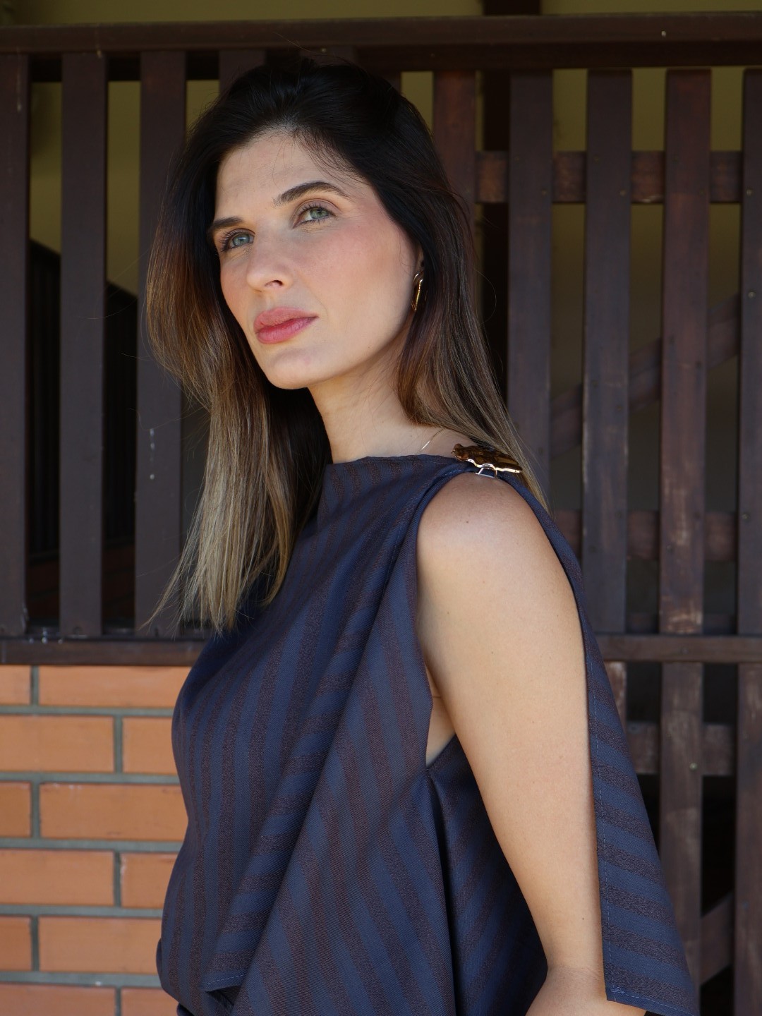 BLUSA ASSIMÉTRICA LISTRADA ALFAIATARIA