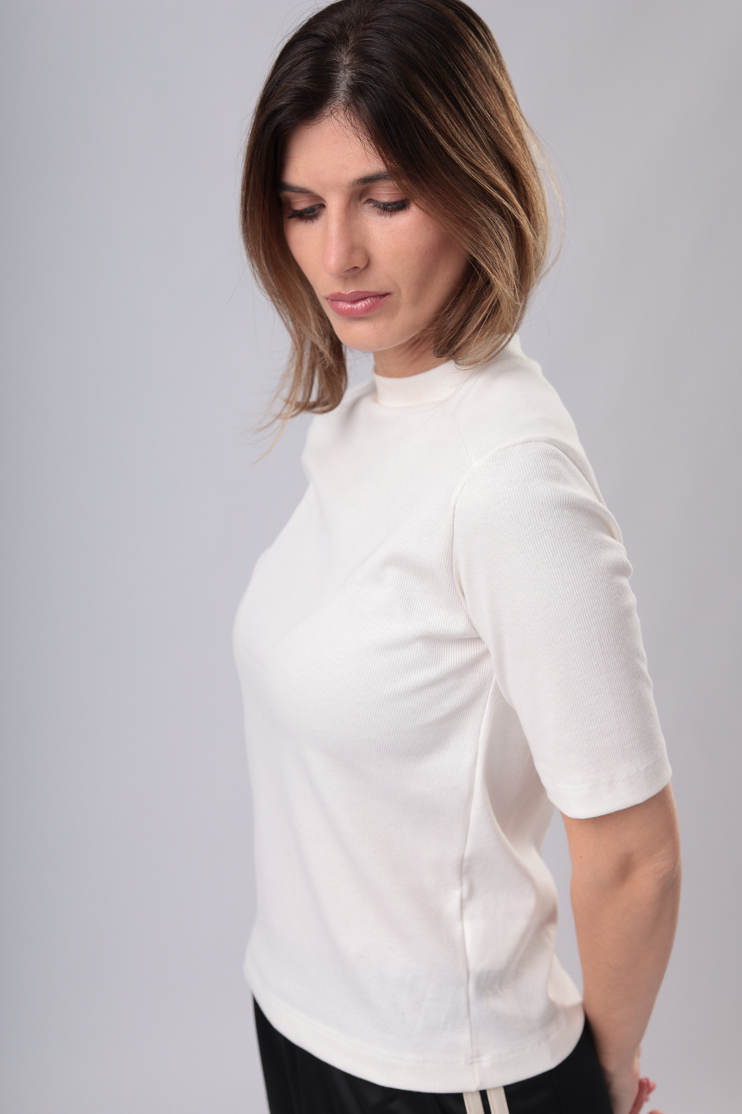 BLUSA MANGA CURTA CANELADA SARAH - Off White BLUSA MANGA CURTA CANELADA SARAH - Off White