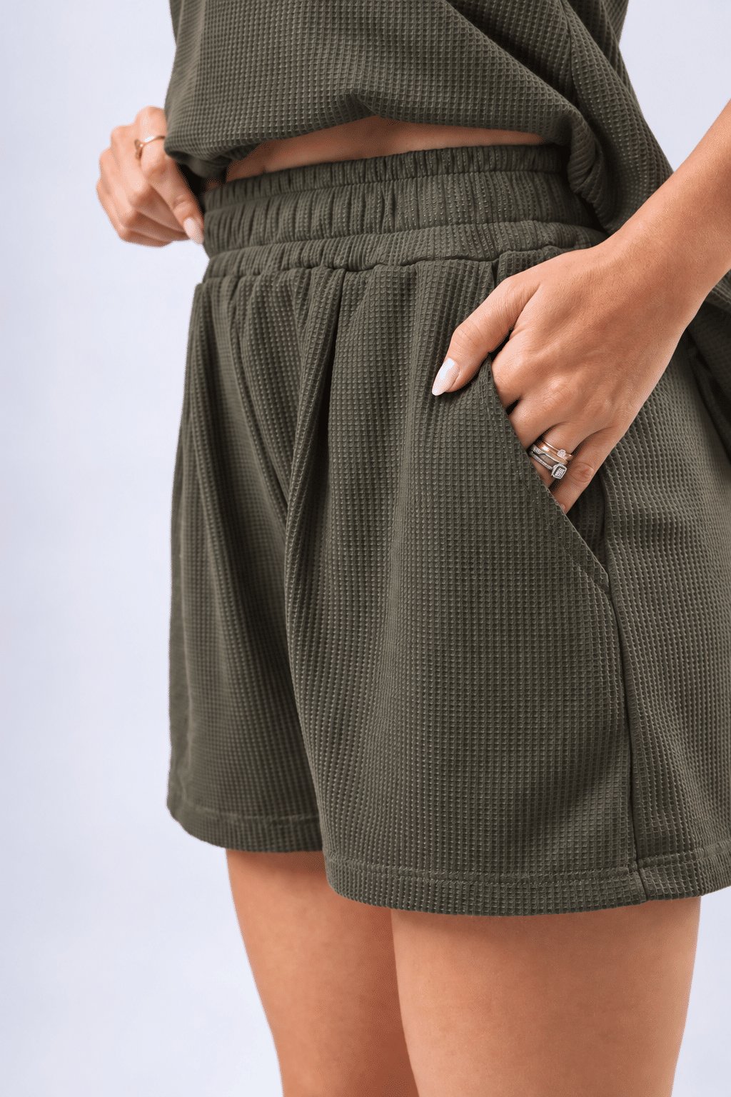 SHORTS COM ELÁSTICO SIROCCO - OLIVA NOIR