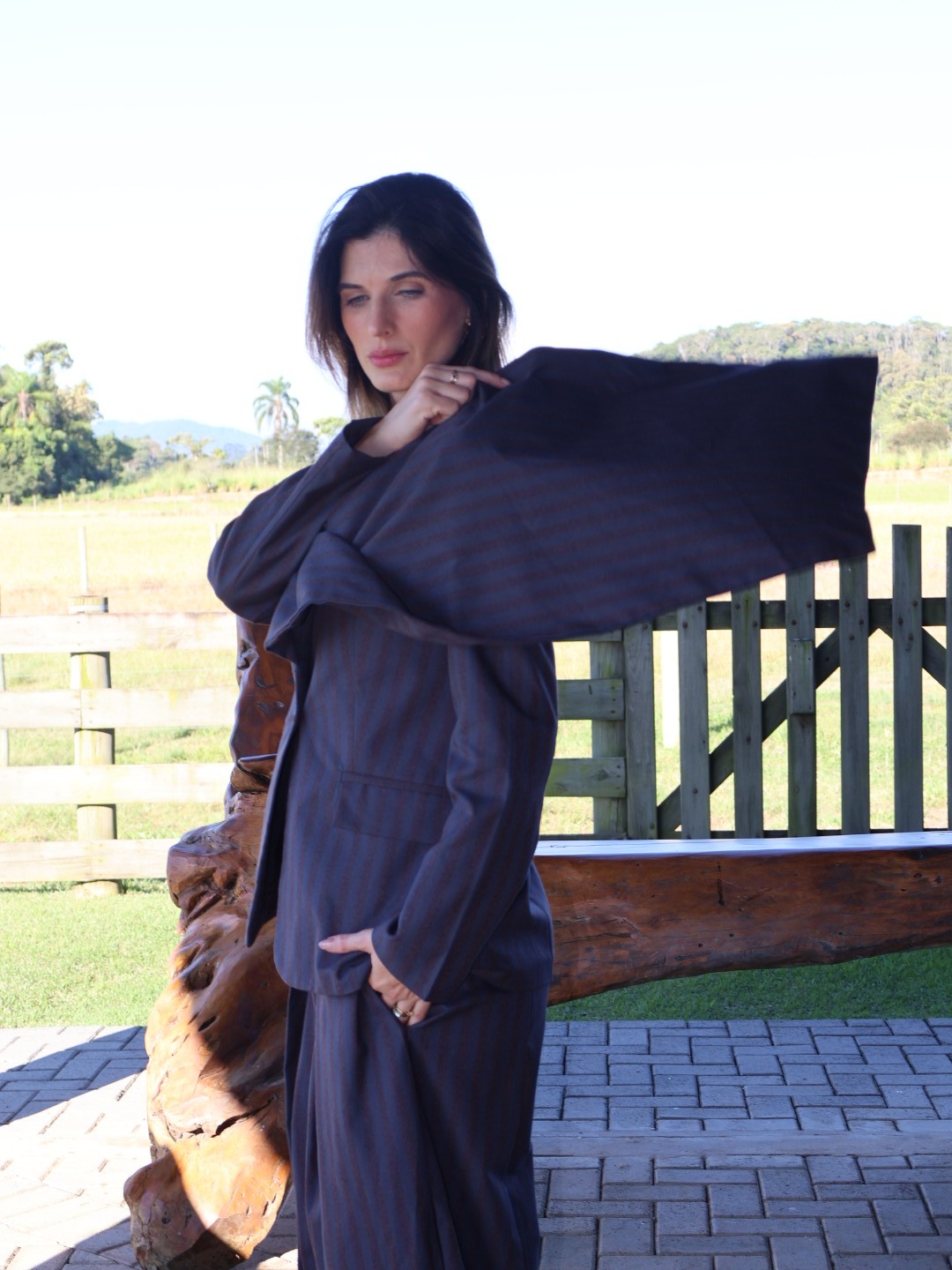 BLAZER COM CHALE LISTRADO ALFAIATARIA