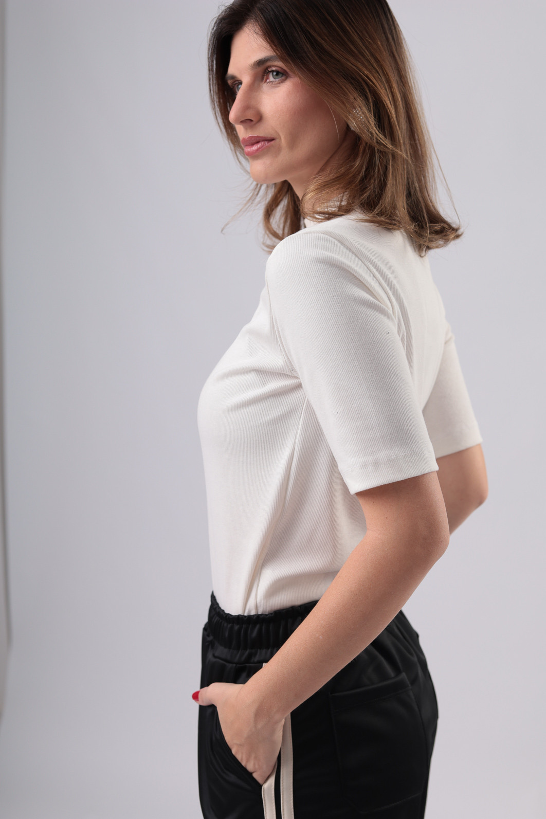 BLUSA MANGA CURTA CANELADA SARAH - Off White BLUSA MANGA CURTA CANELADA SARAH - Off White