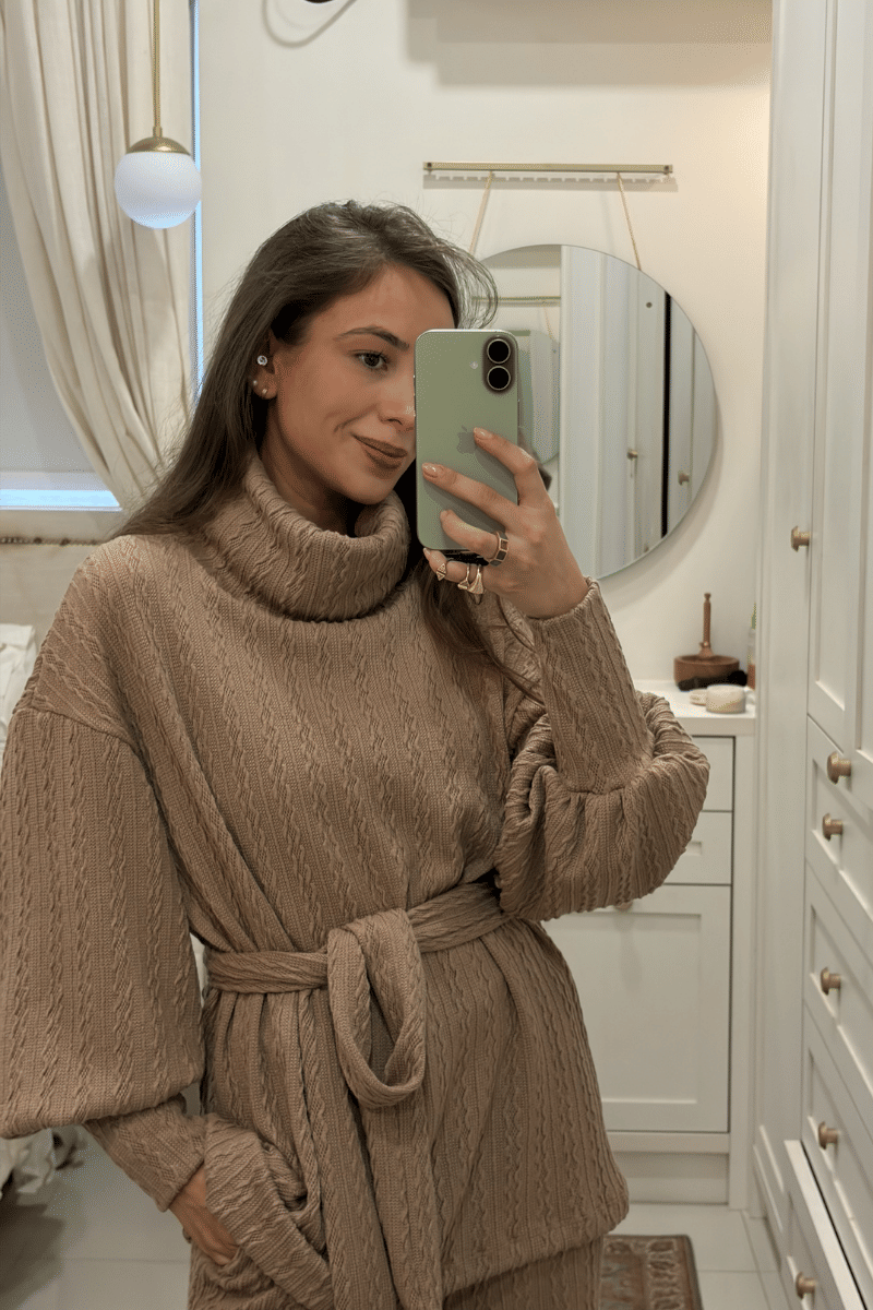 BLUSÃO GOLA ALTA TRAMA NUDE BLUSÃO GOLA ALTA TRAMA NUDE