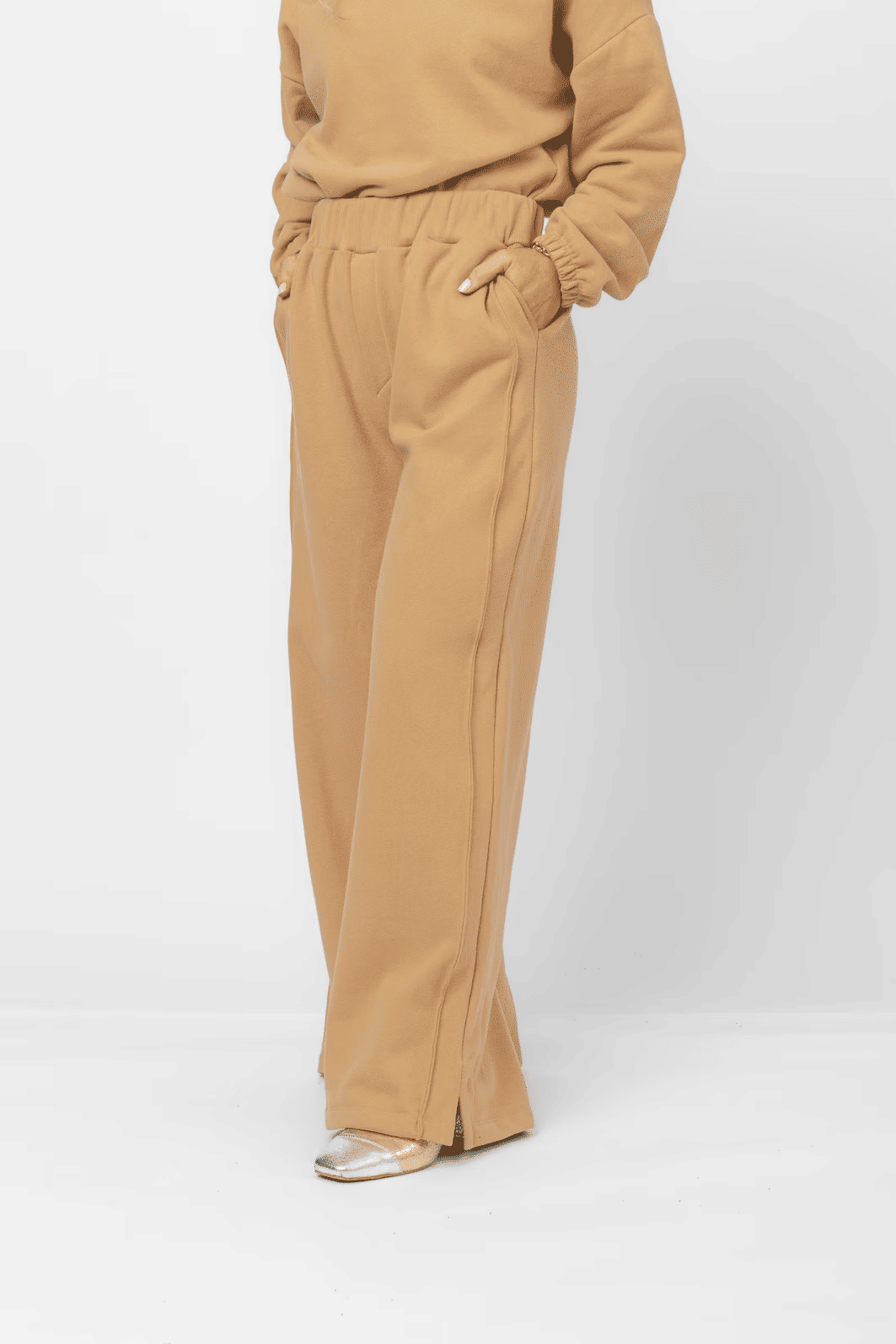 CONJUNTO MOLETOM CAMURÇA TOUCH DOCE DE LEITE, BLUSA E CALÇA- Calça & Manga curta CONJUNTO MOLETOM CAMURÇA TOUCH DOCE DE LEITE, BLUSA E CALÇA- Calça & Manga curta