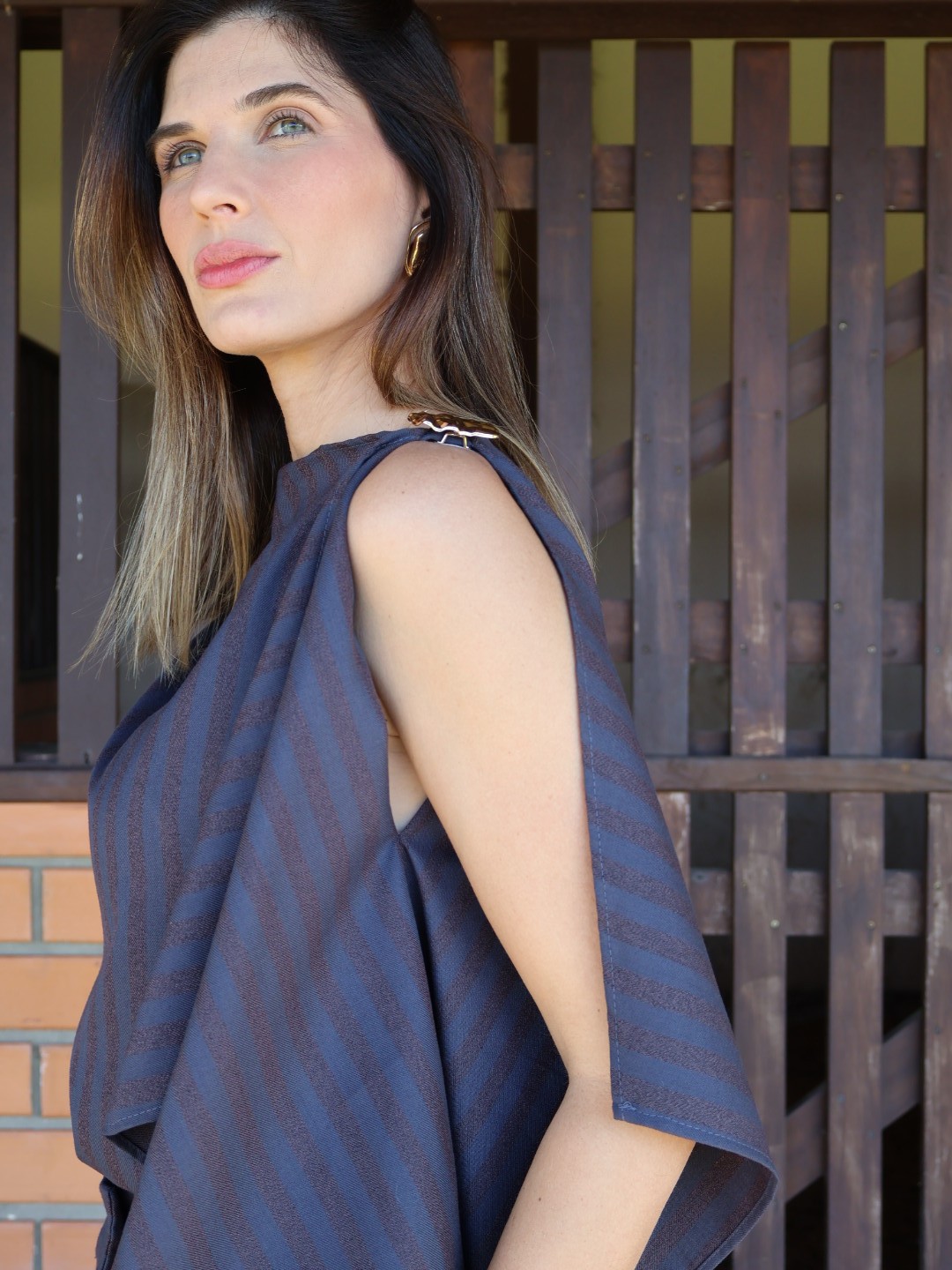 BLUSA ASSIMÉTRICA LISTRADA ALFAIATARIA