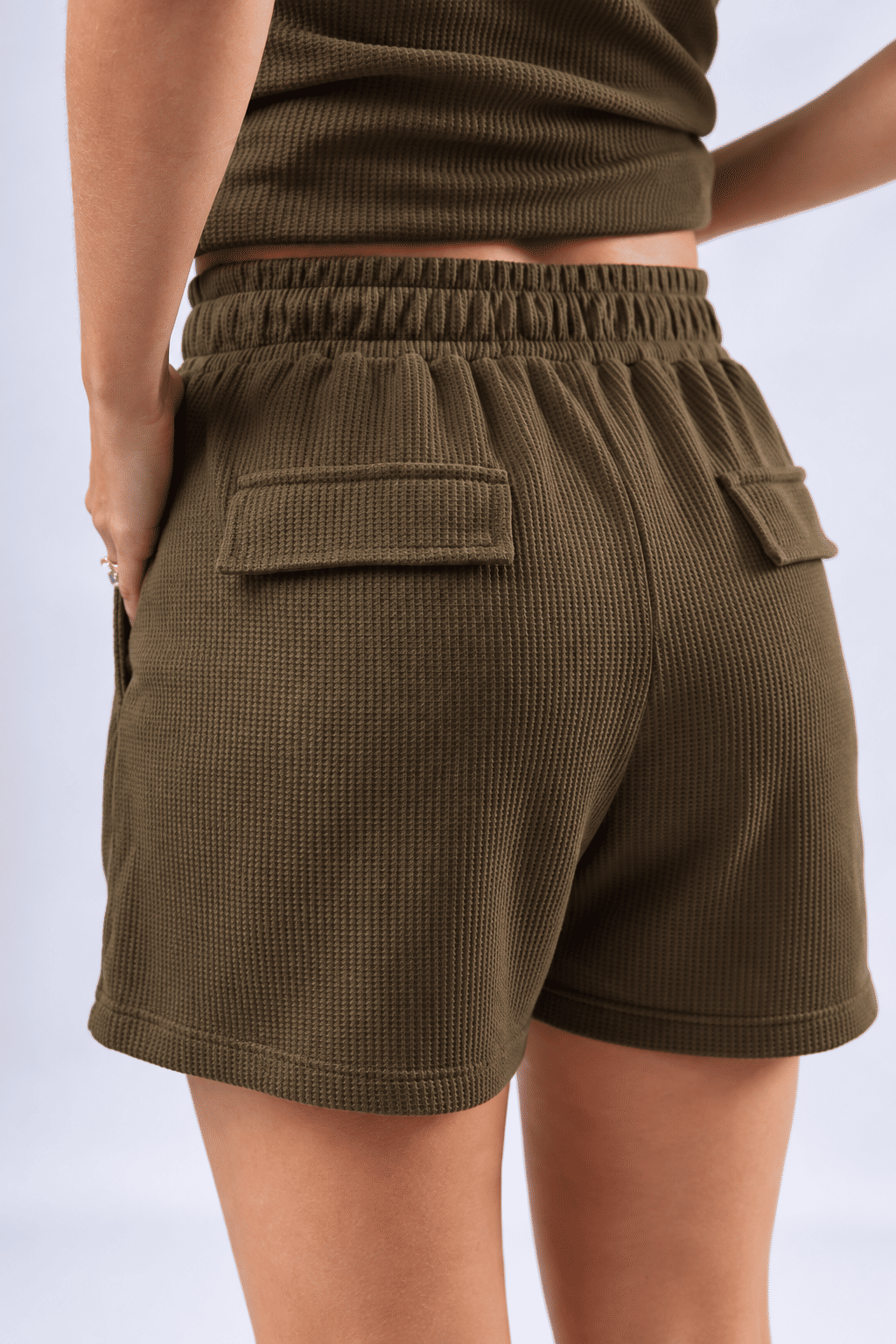 CONJUNTO REGATA COM BABADO E SHORTS SIROCCO - OLIVA NOIR