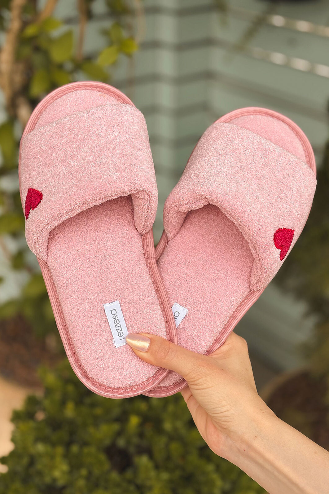 PANTUFA SLIDE ROSA CORAÇÃO BORDADO