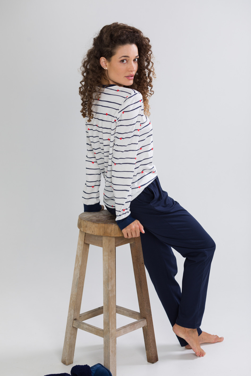 PIJAMA MANGA LONGA LISTRA E CORAÇÕES PIJAMA MANGA LONGA LISTRA E CORAÇÕES