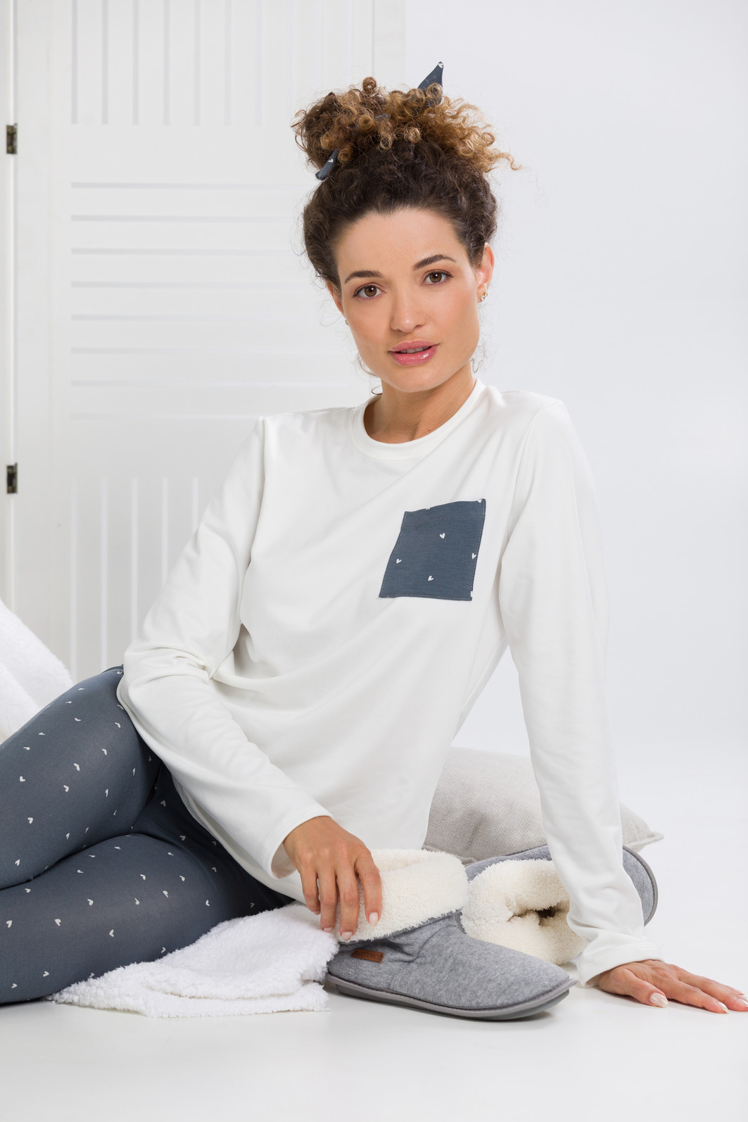 PIJAMA MANGA LONGA COM LEGGING CORAÇÕES