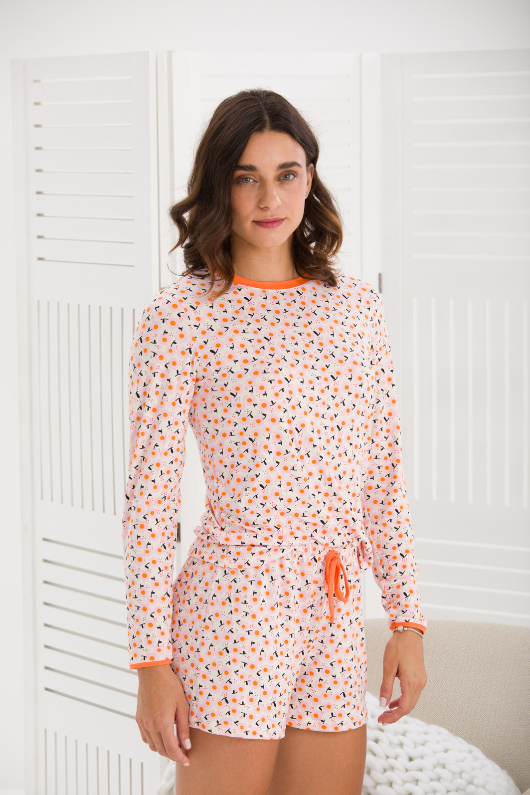 PIJAMA FEMININO MANGA LONGA TOQUE DE PÊSSEGO SHORT DOLL MINI FLORES