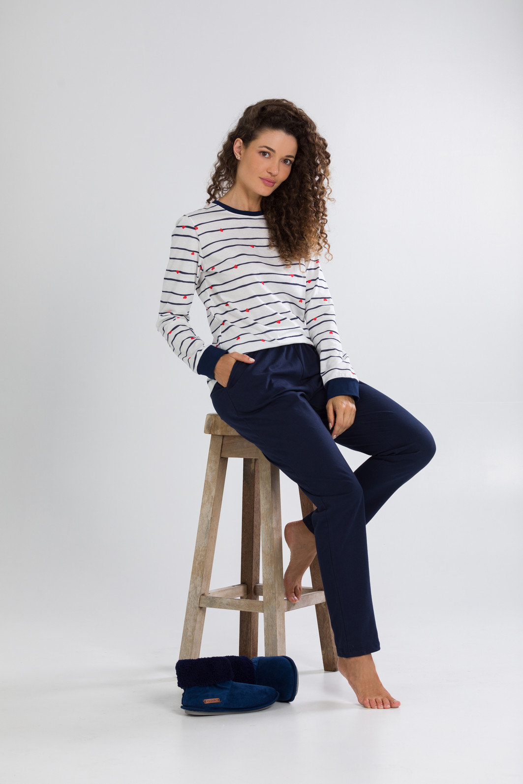 PIJAMA MANGA LONGA LISTRA E CORAÇÕES PIJAMA MANGA LONGA LISTRA E CORAÇÕES