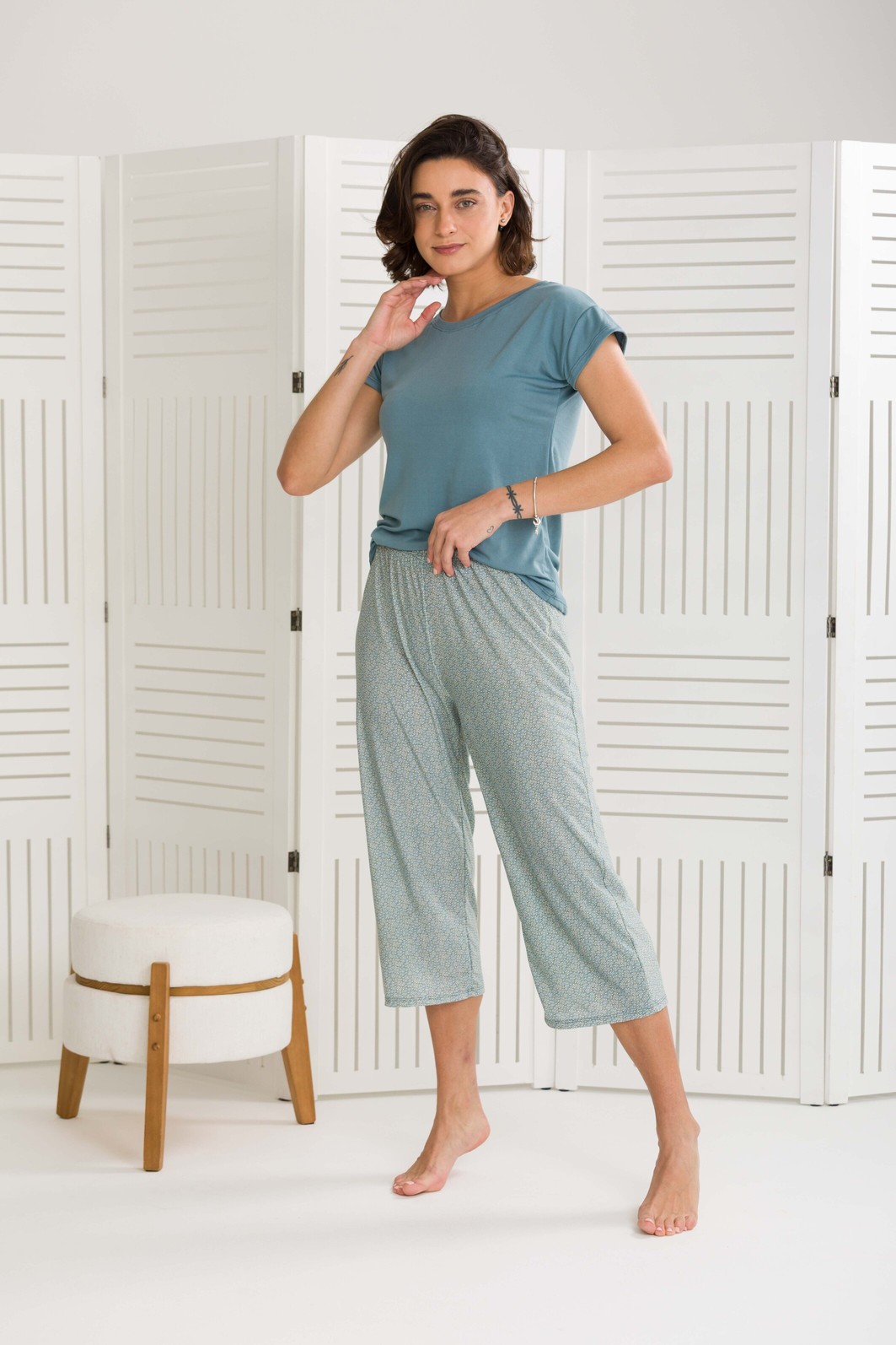 PIJAMA FEMININO MANGA CURTA CALÇA MIDI MINI POÁ