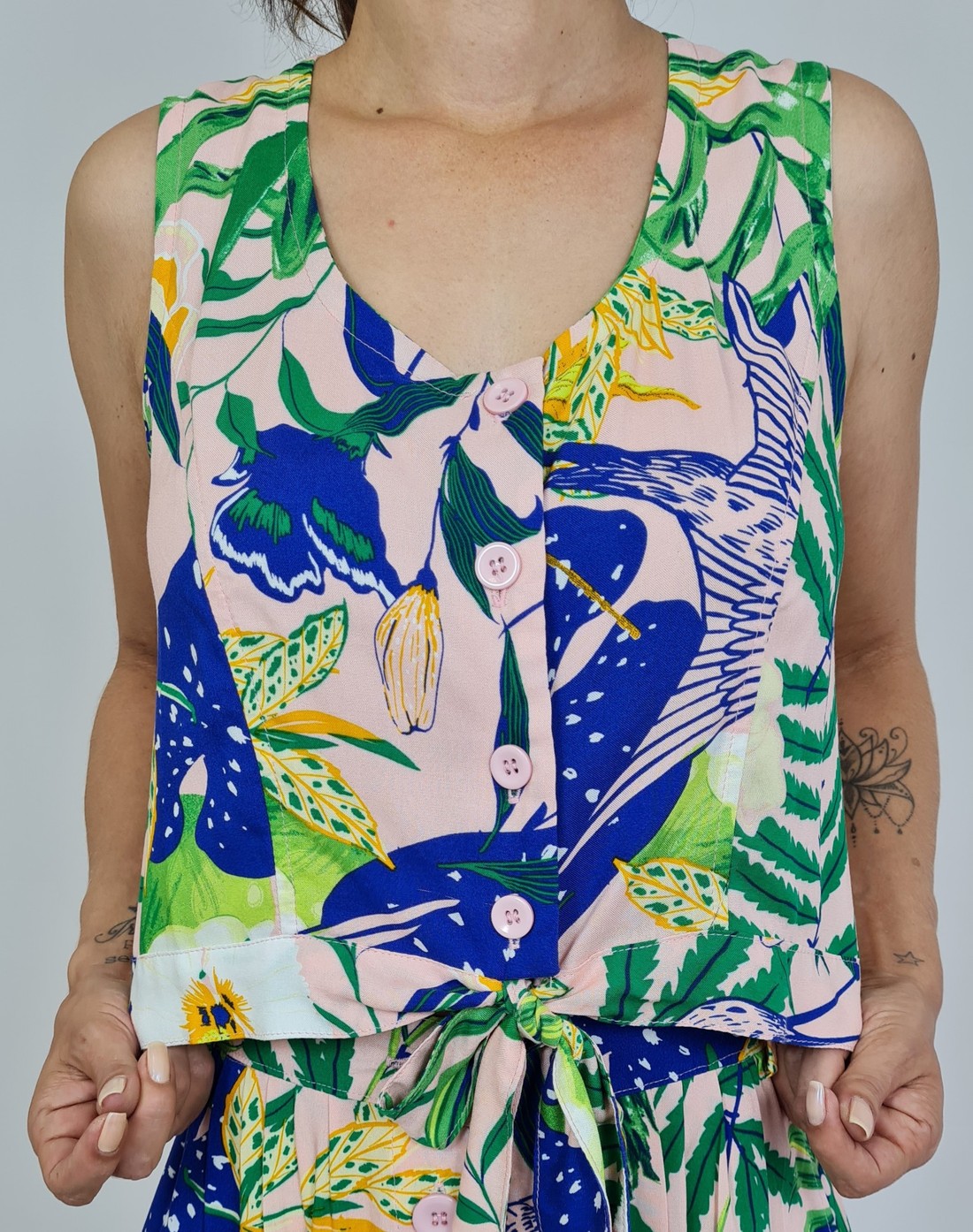 Blusa Floral Amarrar Cropped