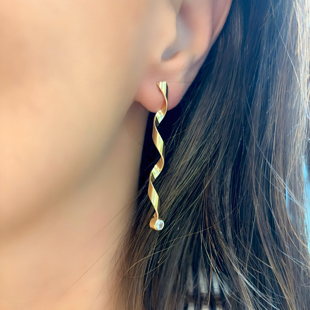 BRINCO LUZ TORCIDO PRIMAVERA BRINCO LUZ TORCIDO PRIMAVERA