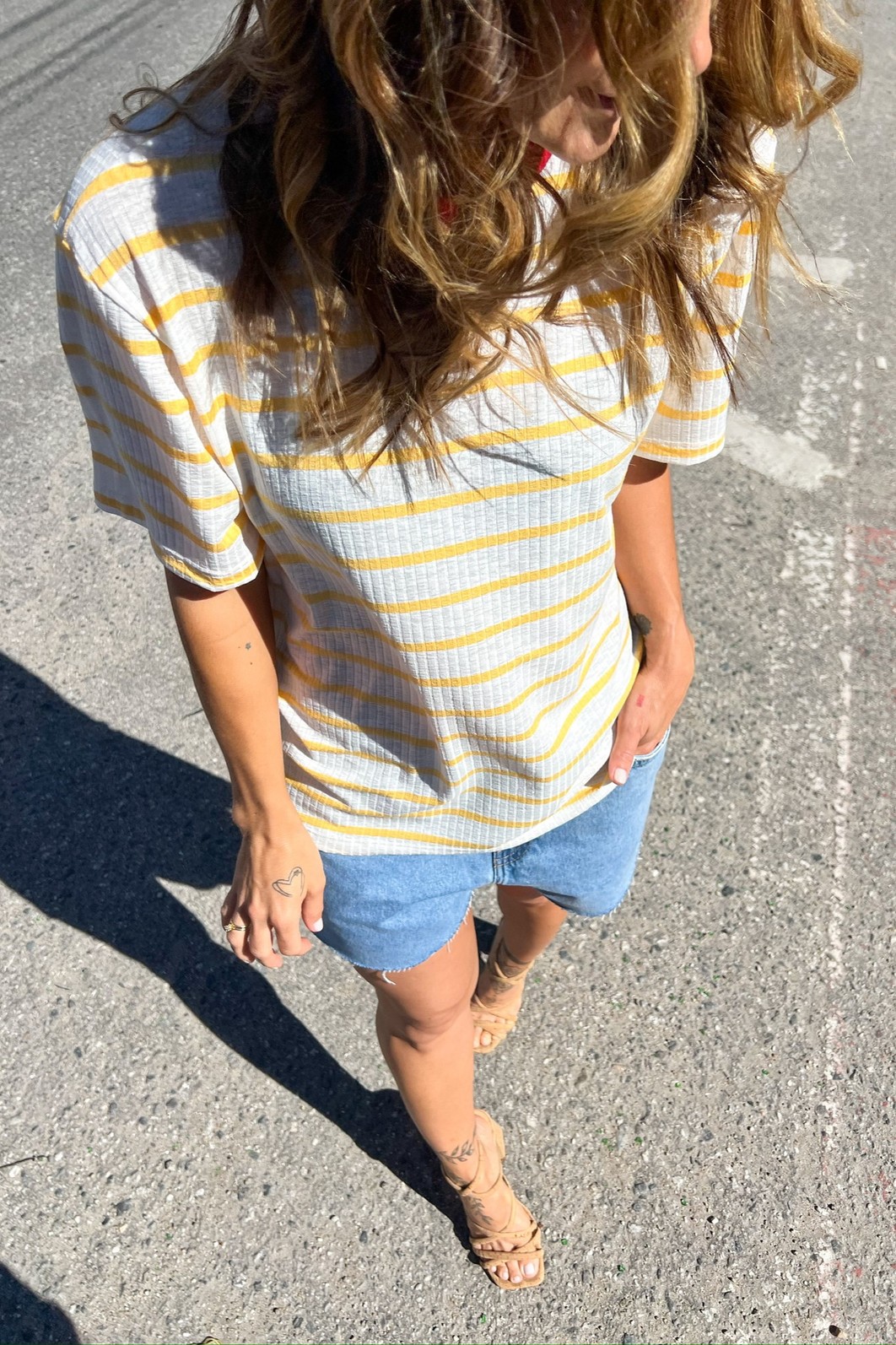 T-Shirt de Listras Gola Vermelha Nora - MiniMoni T-Shirt de Listras Gola Vermelha Nora - MiniMoni