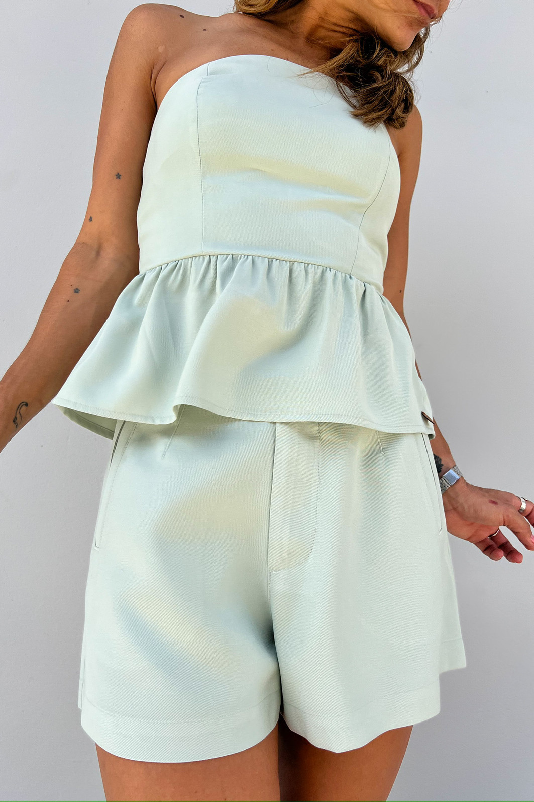 Shorts de Alfaiataria Feminino Verde Pistache Beth  - Mini Moni Shorts de Alfaiataria Feminino Verde Pistache Beth  - Mini Moni