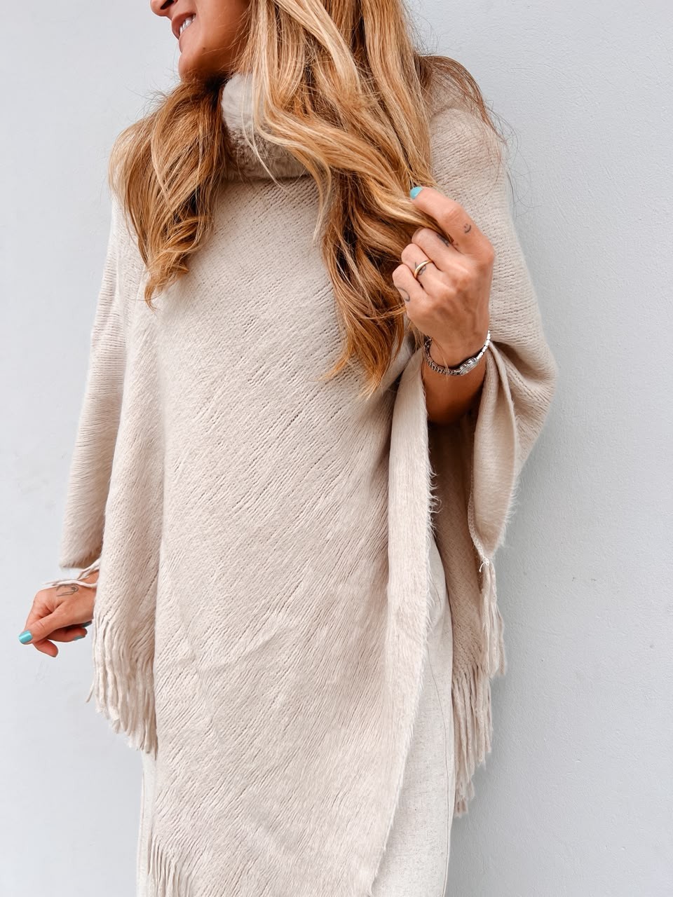 Poncho Leite de Aveia Anita - MiniMoni Poncho Leite de Aveia Anita - MiniMoni