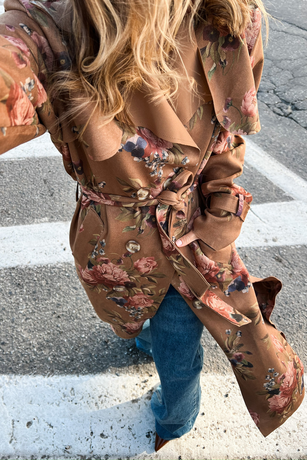 Sobretudo de Suede Floral Caramelo - Mini Moni