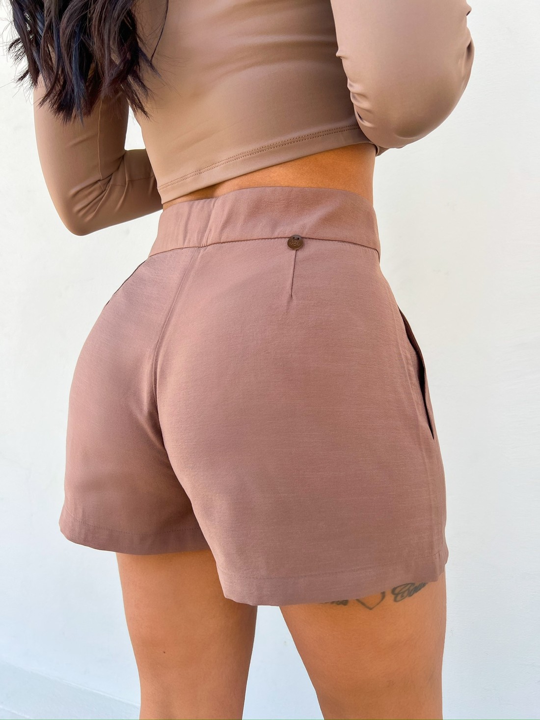 Shorts de Alfaiataria Nathalie Marrom - Mini Moni