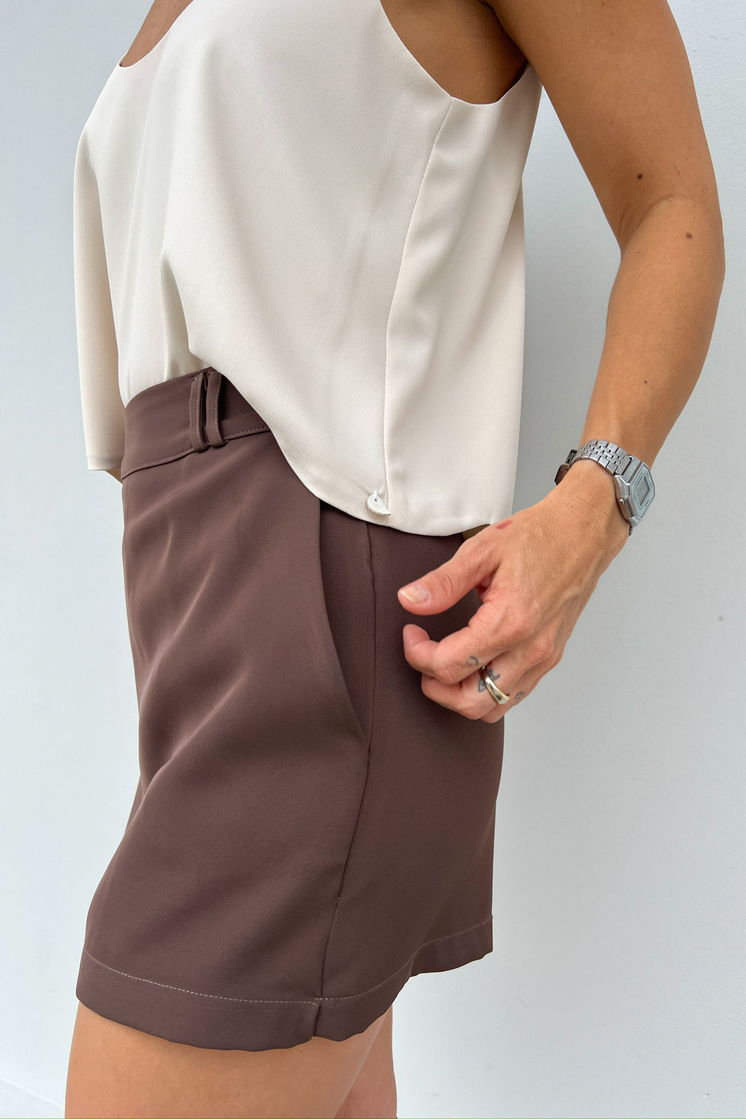 Shorts Saia de Alfaiataria Marrom Benita - Mini Moni