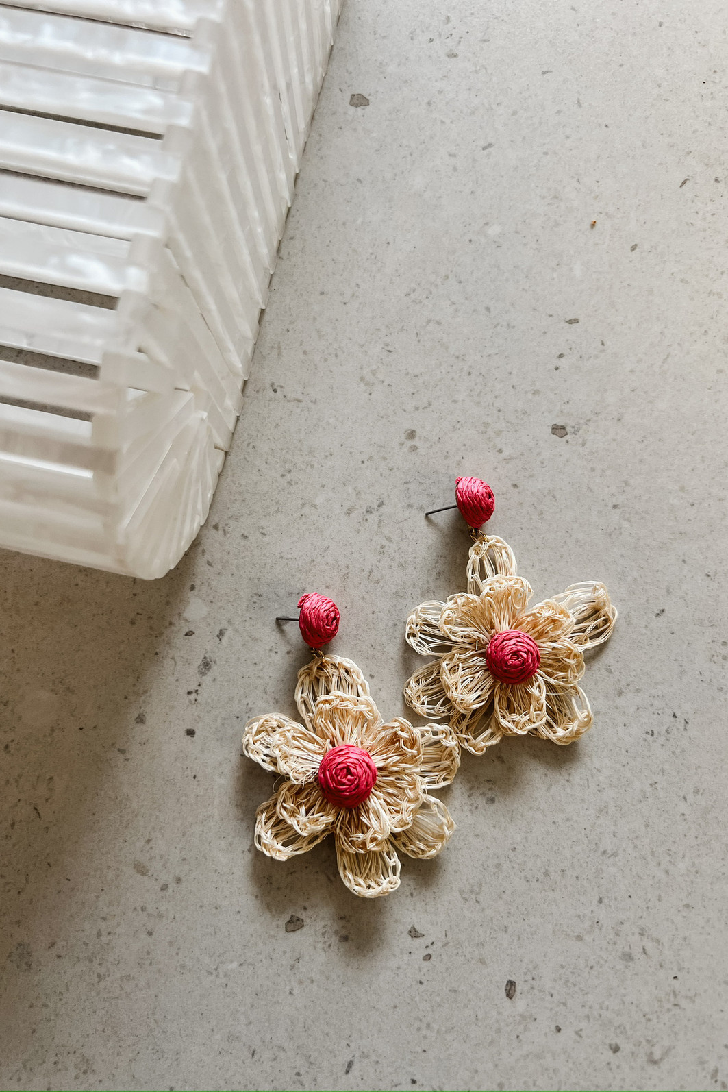 Brinco Flor de Palha - Mini Moni