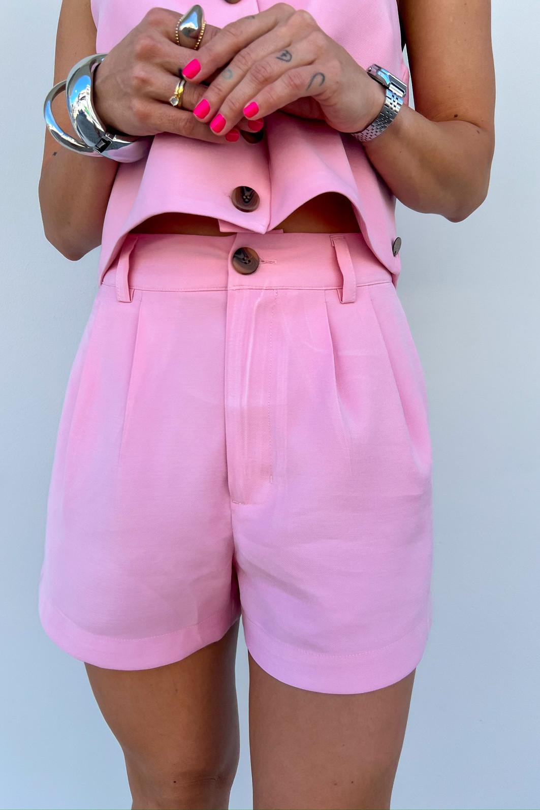 Shorts de Alfaiataria Rosa Elise - Mini Moni Shorts de Alfaiataria Rosa Elise - Mini Moni