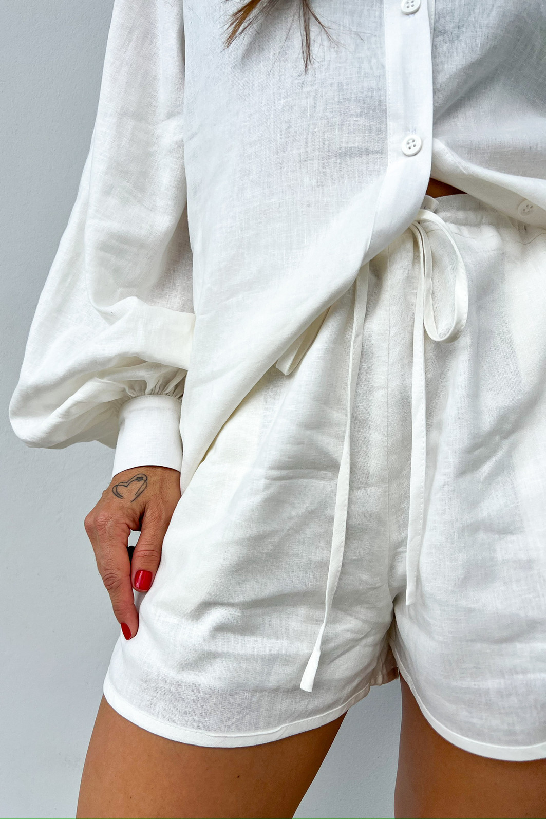 Shorts de Linho Branco Isabel - Mini Moni Shorts de Linho Branco Isabel - Mini Moni