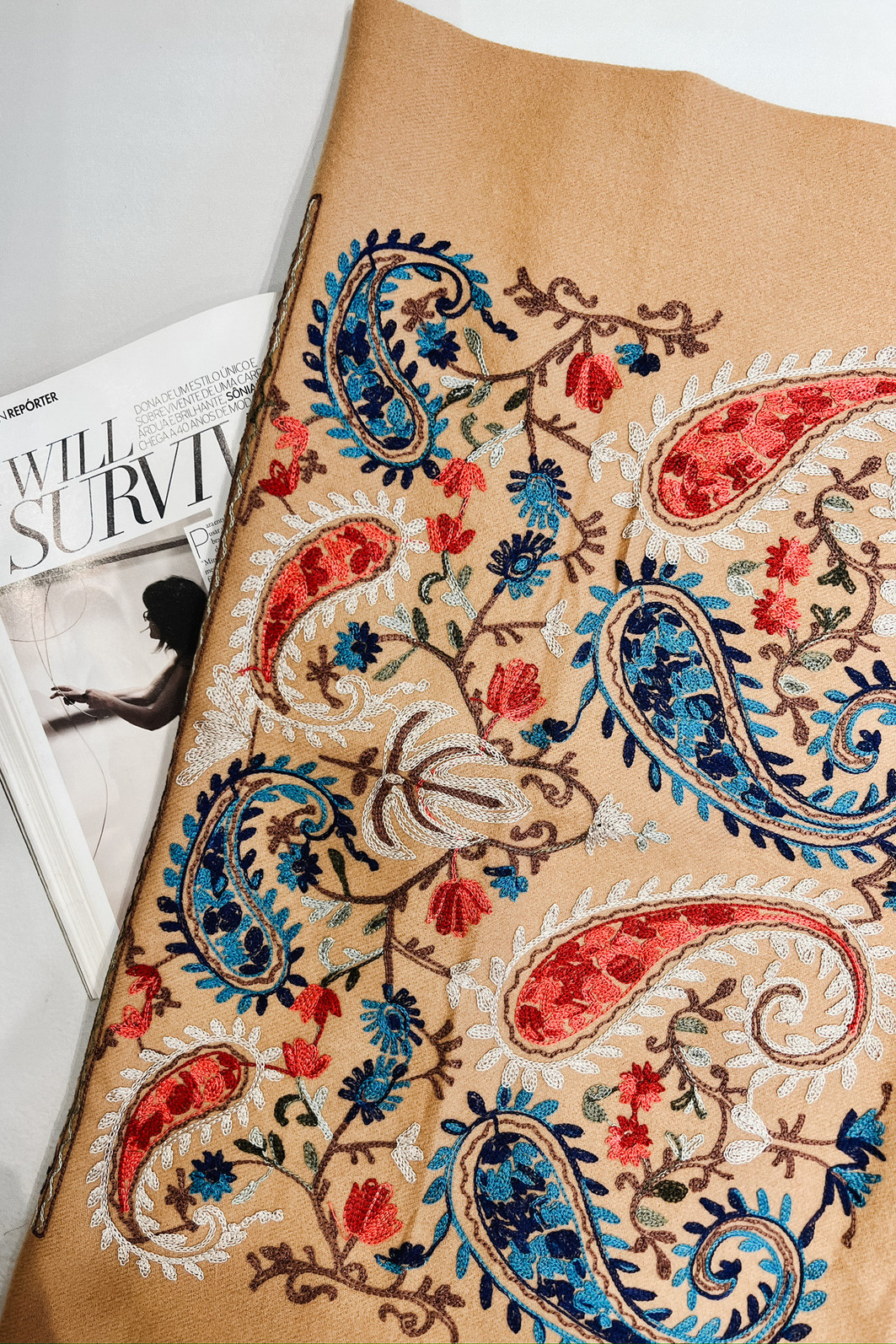 Lenço Cashmere Bordado – Mini Moni Lenço Cashmere Bordado – Mini Moni