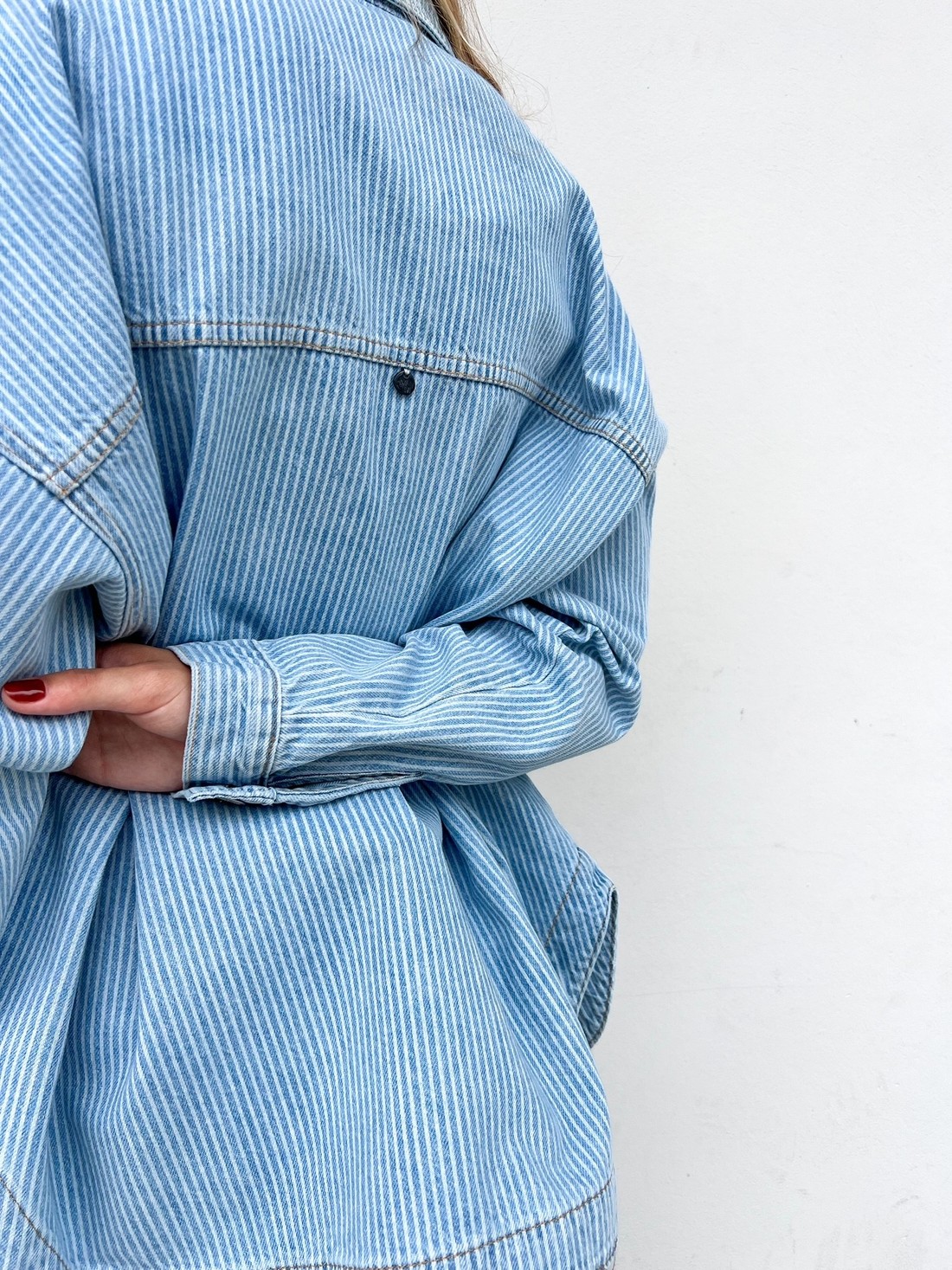 Camisa Jeans Feminina Listrada Pandora - Mini Moni Camisa Jeans Feminina Listrada Pandora - Mini Moni