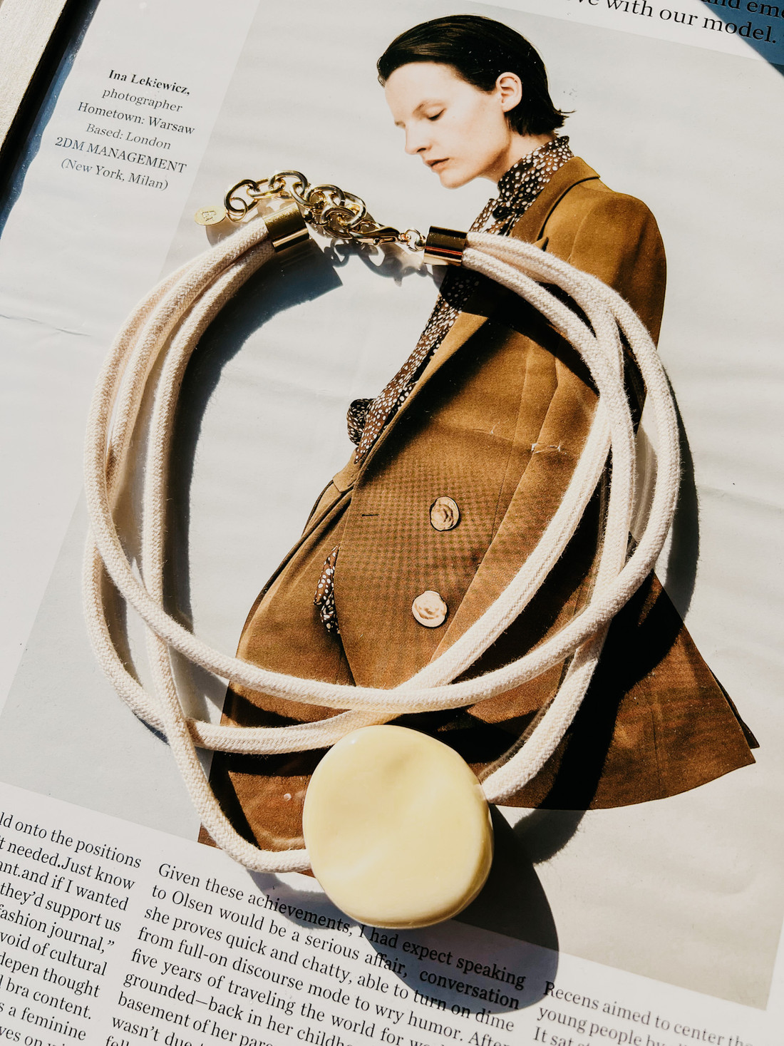 Colar Corda Feminino Branco Cris - Mini Moni Colar Corda Feminino Branco Cris - Mini Moni