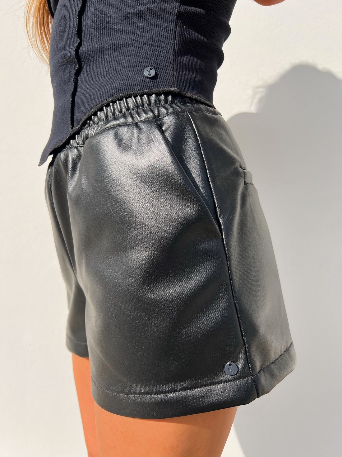 Shorts Curto De Couro Fake Preto Ayla Shorts Curto De Couro Fake Preto Ayla