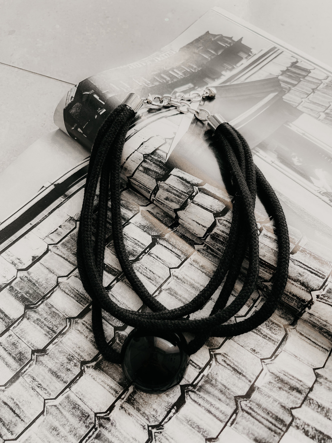 Colar Corda Feminino Preto Cris - Mini Moni