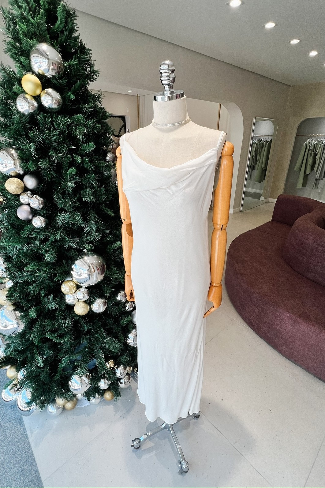 Modelagem Elegante - Vestido Longo Noel Branco Minimoni Vestido Longo Noel Branco Drapeado Busto Modelagem Elegante - Minimoni