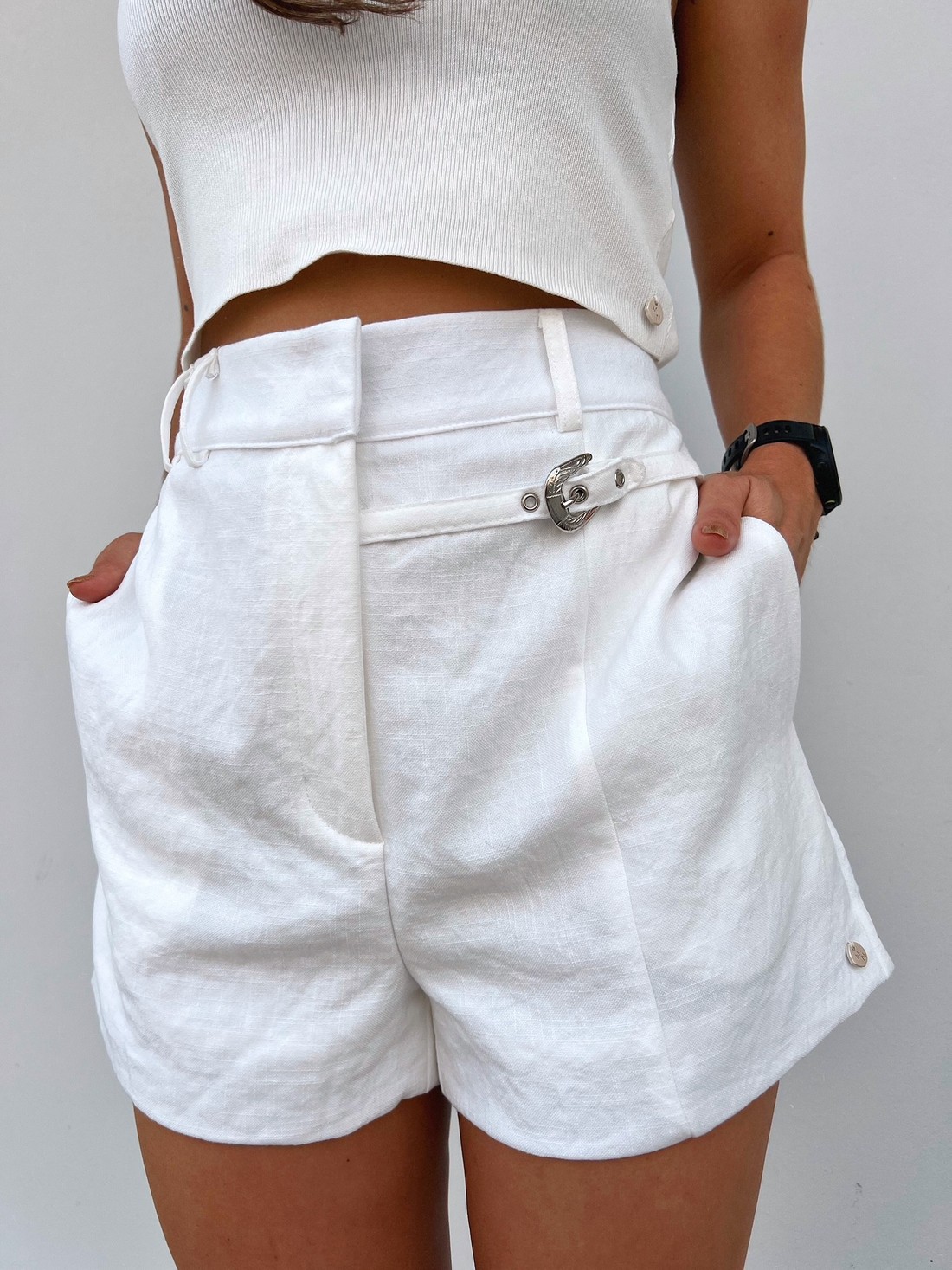 Shorts Curto Com Bolso Western Branco