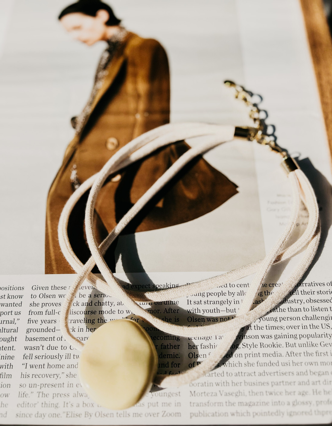 Colar Corda Feminino Branco Cris - Mini Moni Colar Corda Feminino Branco Cris - Mini Moni