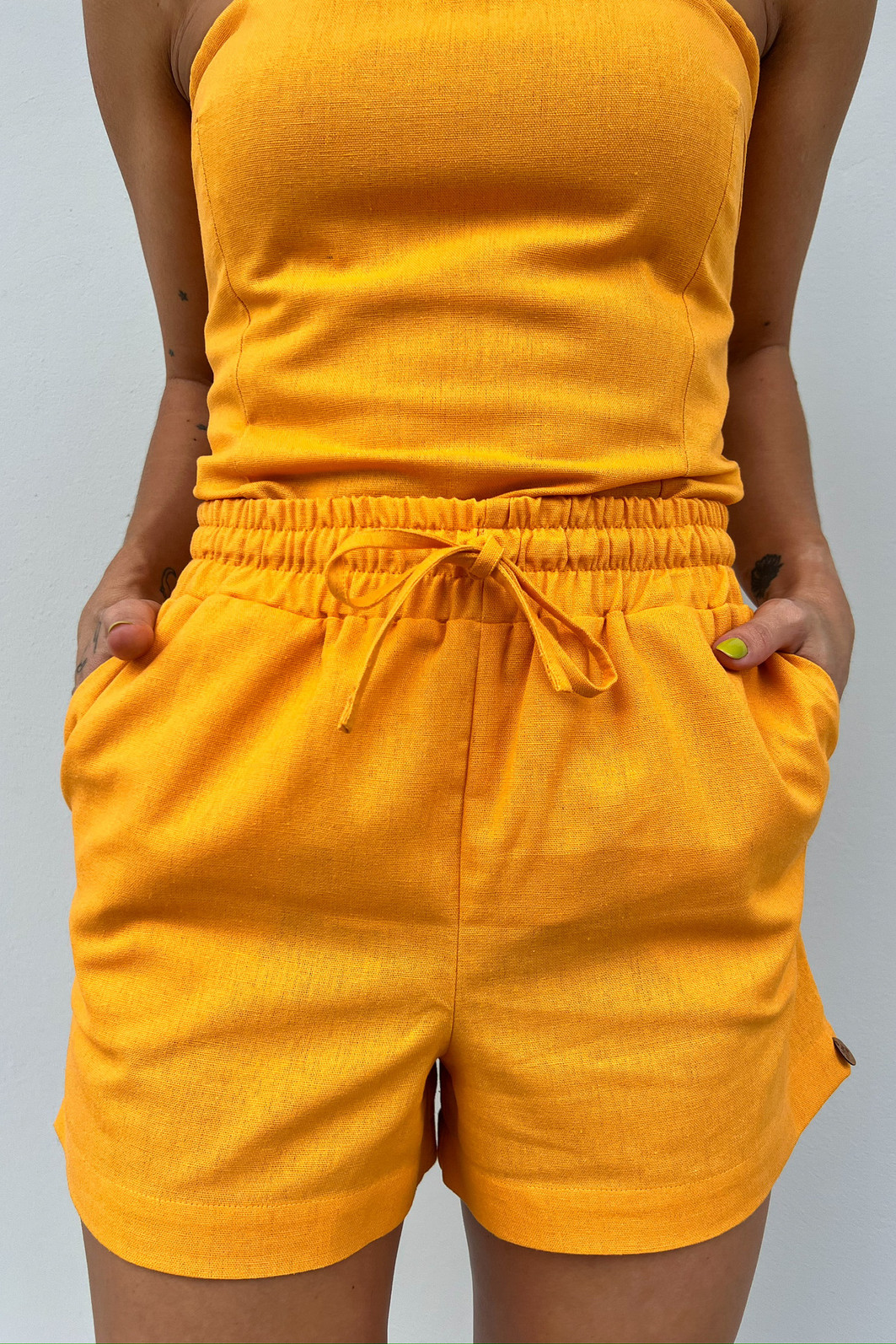 Shorts de Linho Emily Laranja - Mini Moni Shorts de Linho Emily Laranja - Mini Moni