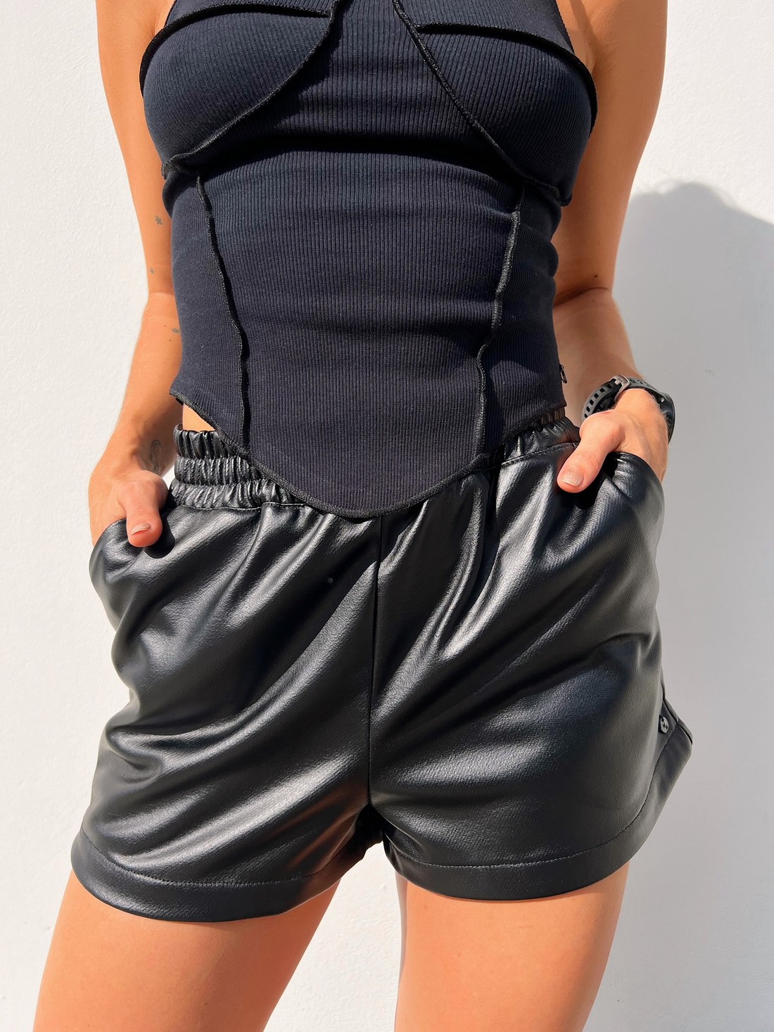 Shorts Curto De Couro Fake Preto Ayla Shorts Curto De Couro Fake Preto Ayla