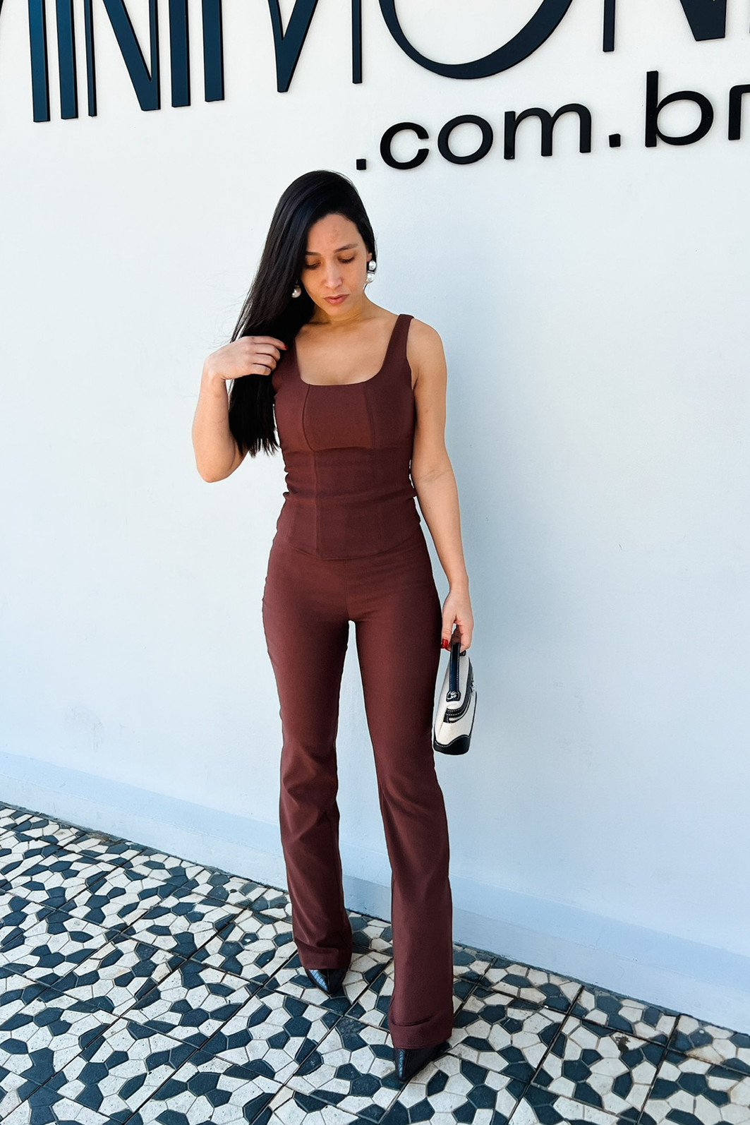 Calça de Alfaiataria Pandora Marrom - Mini Moni Calça de Alfaiataria Pandora Marrom - Mini Moni