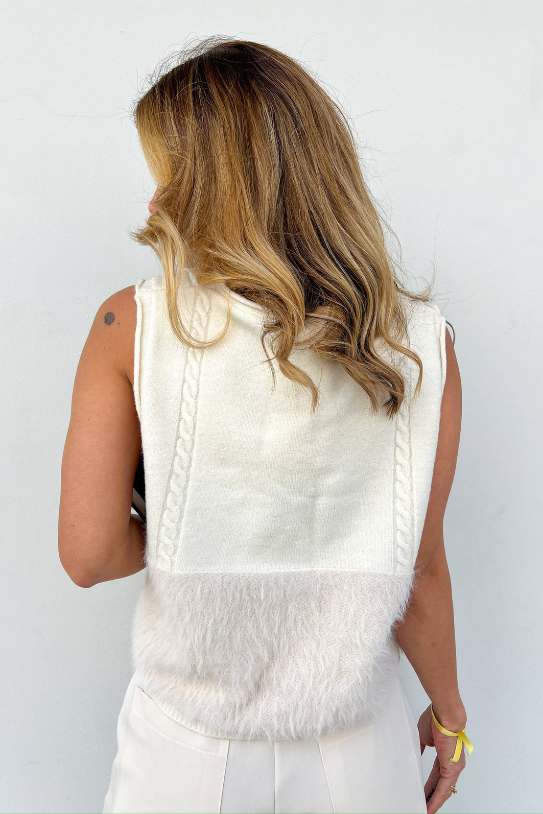 Colete Babi Creme - Mini Moni Colete Babi Creme - Mini Moni