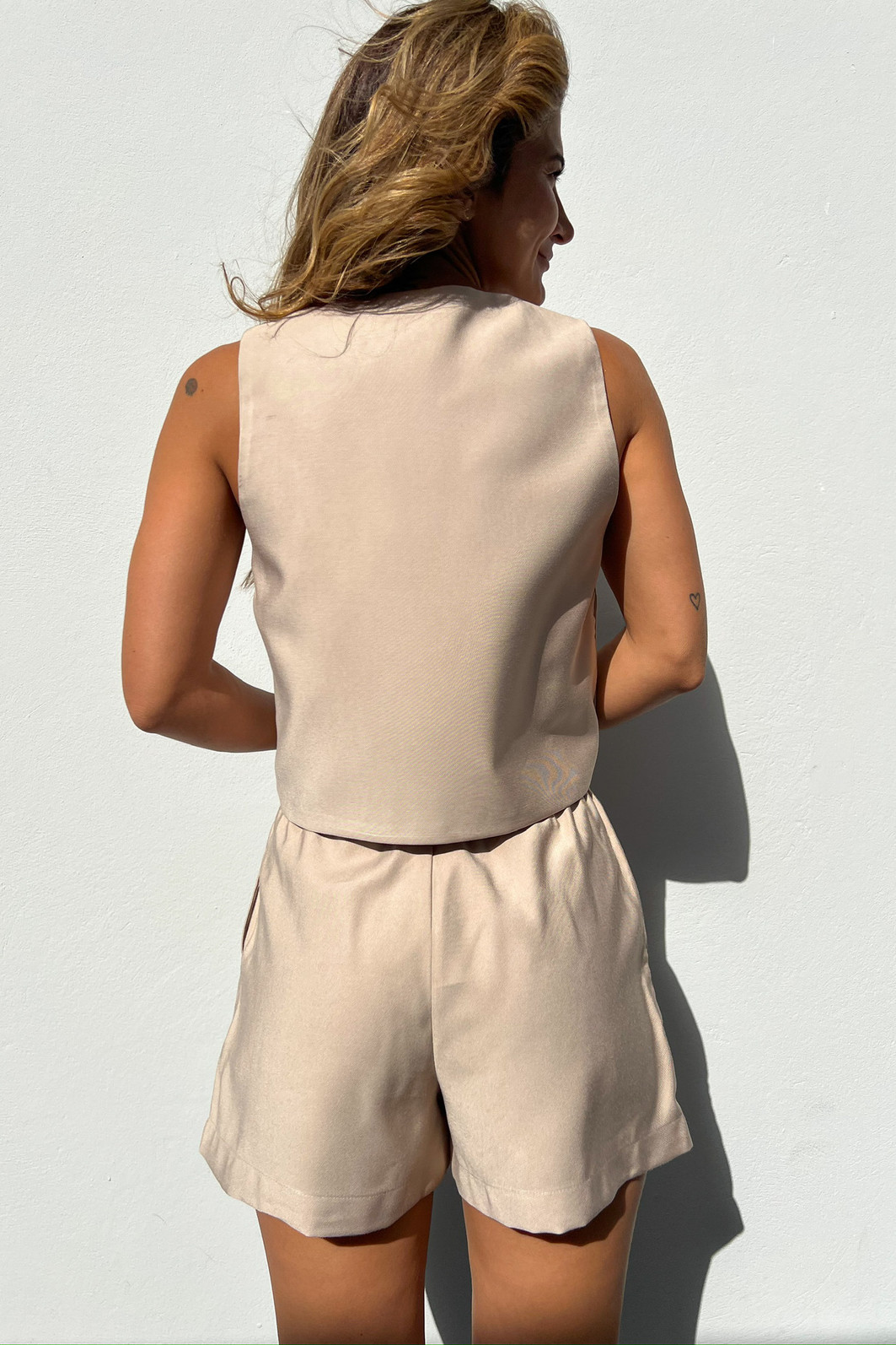 Shorts de Alfaiataria Areia Elise - Mini Moni