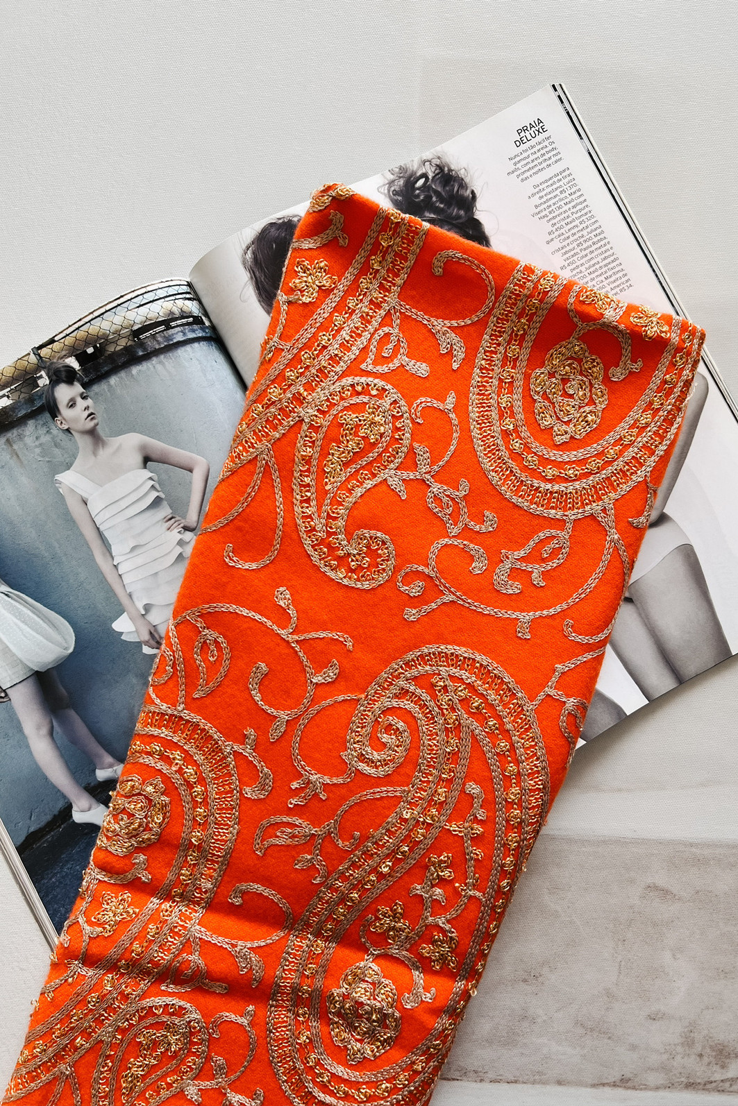 Lenço Cashmere Bordado – Mini Moni Lenço Cashmere Bordado – Mini Moni