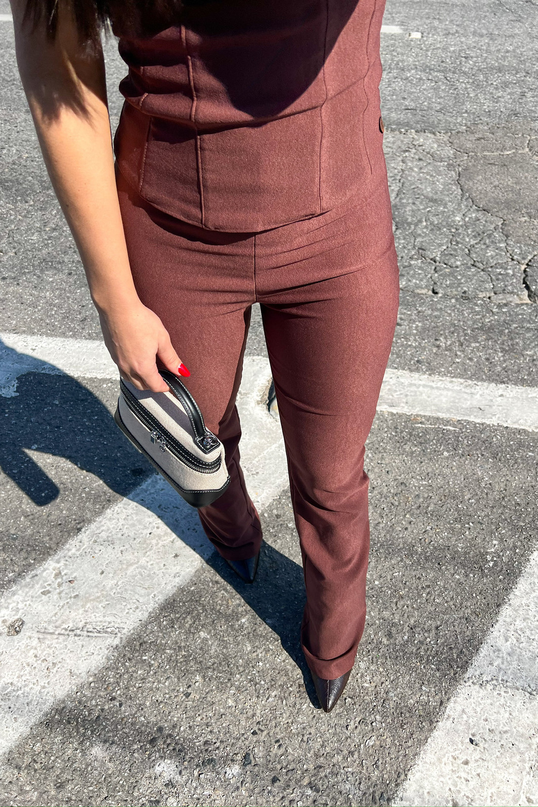 Calça de Alfaiataria Pandora Marrom - Mini Moni Calça de Alfaiataria Pandora Marrom - Mini Moni